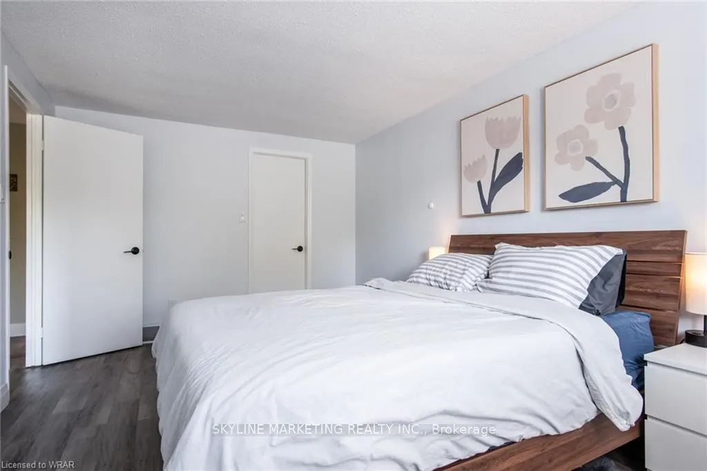17 Oneida Place