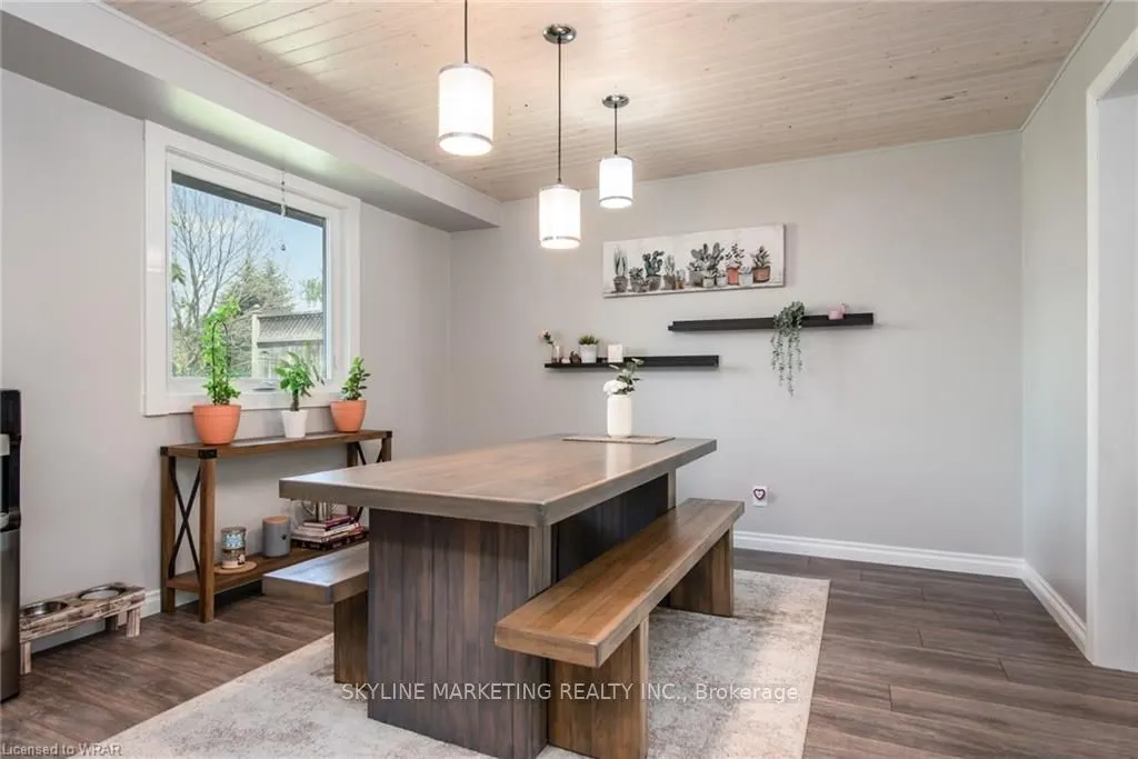 17 Oneida Place