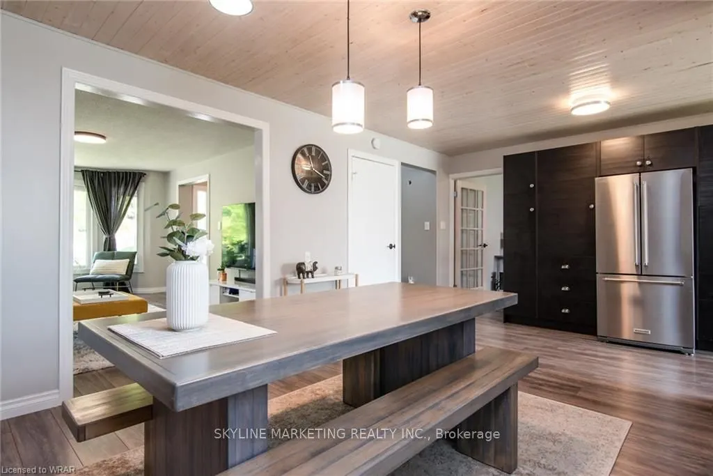 17 Oneida Place