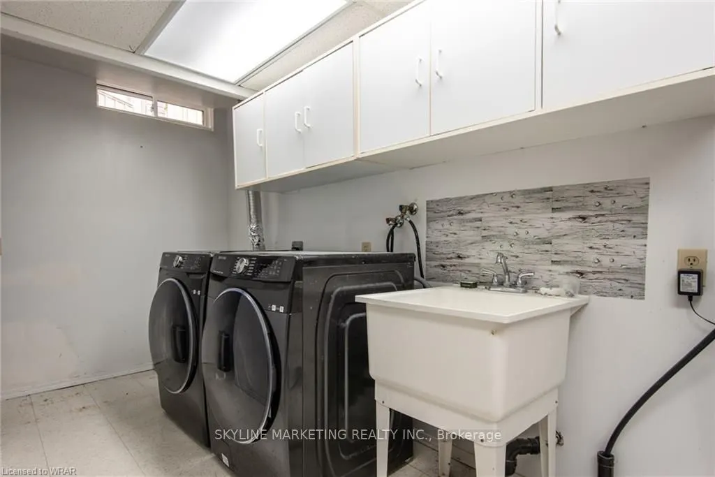 17 Oneida Place