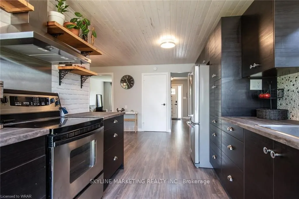 17 Oneida Place