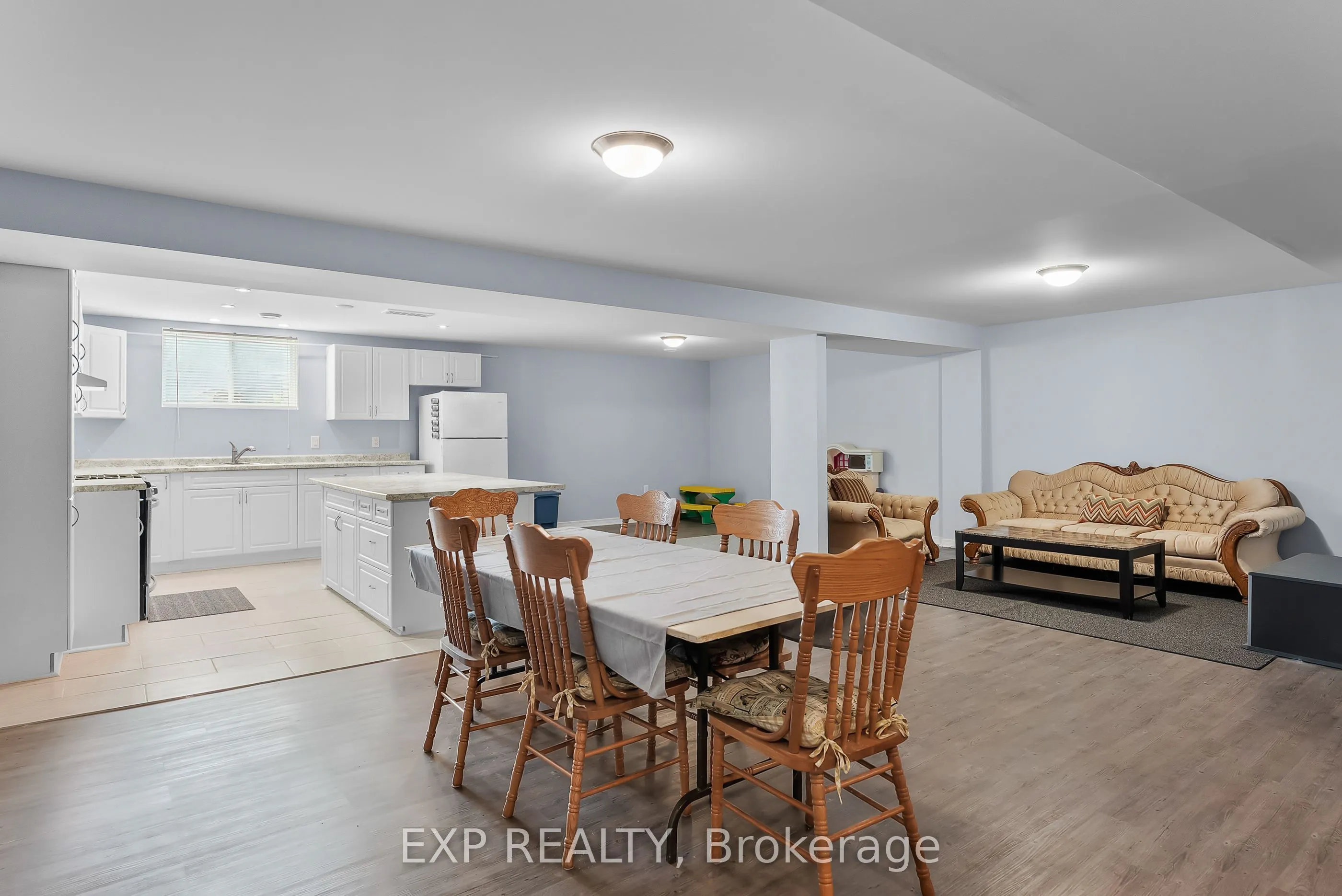 5490 Prince Edward Avenue, #4