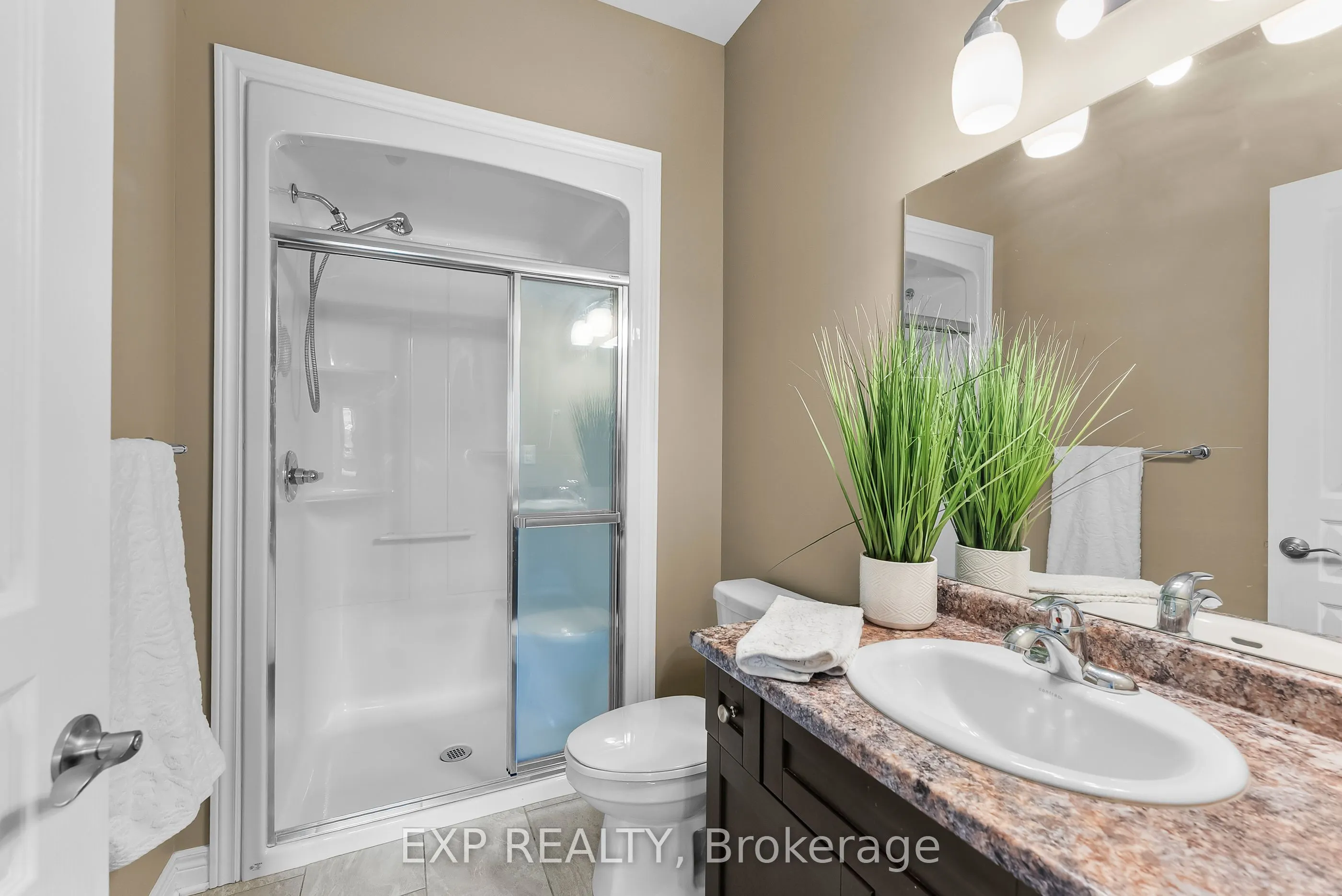5490 Prince Edward Avenue, #4