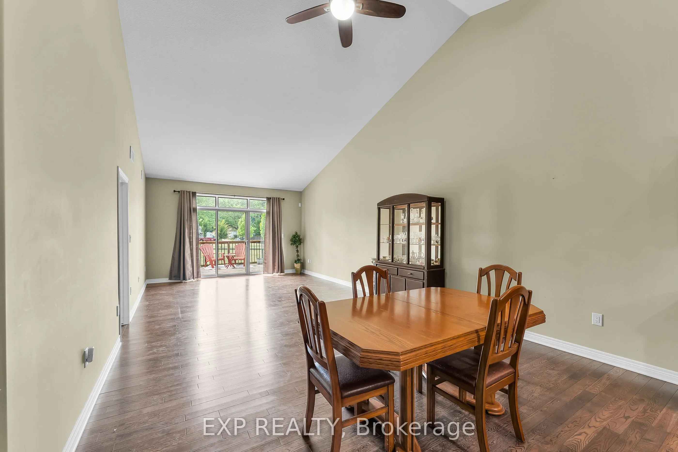 5490 Prince Edward Avenue, #4