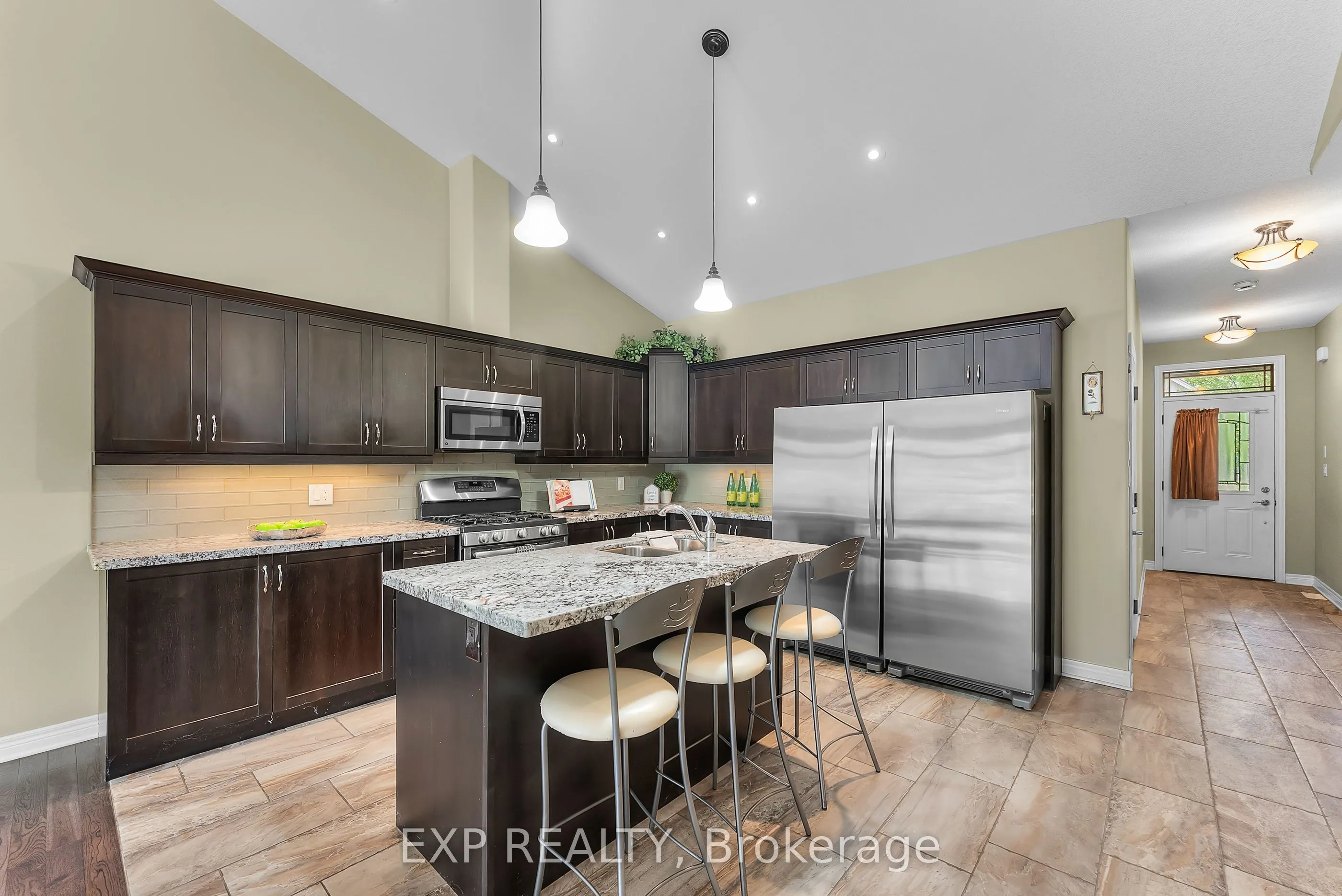 5490 Prince Edward Avenue, #4