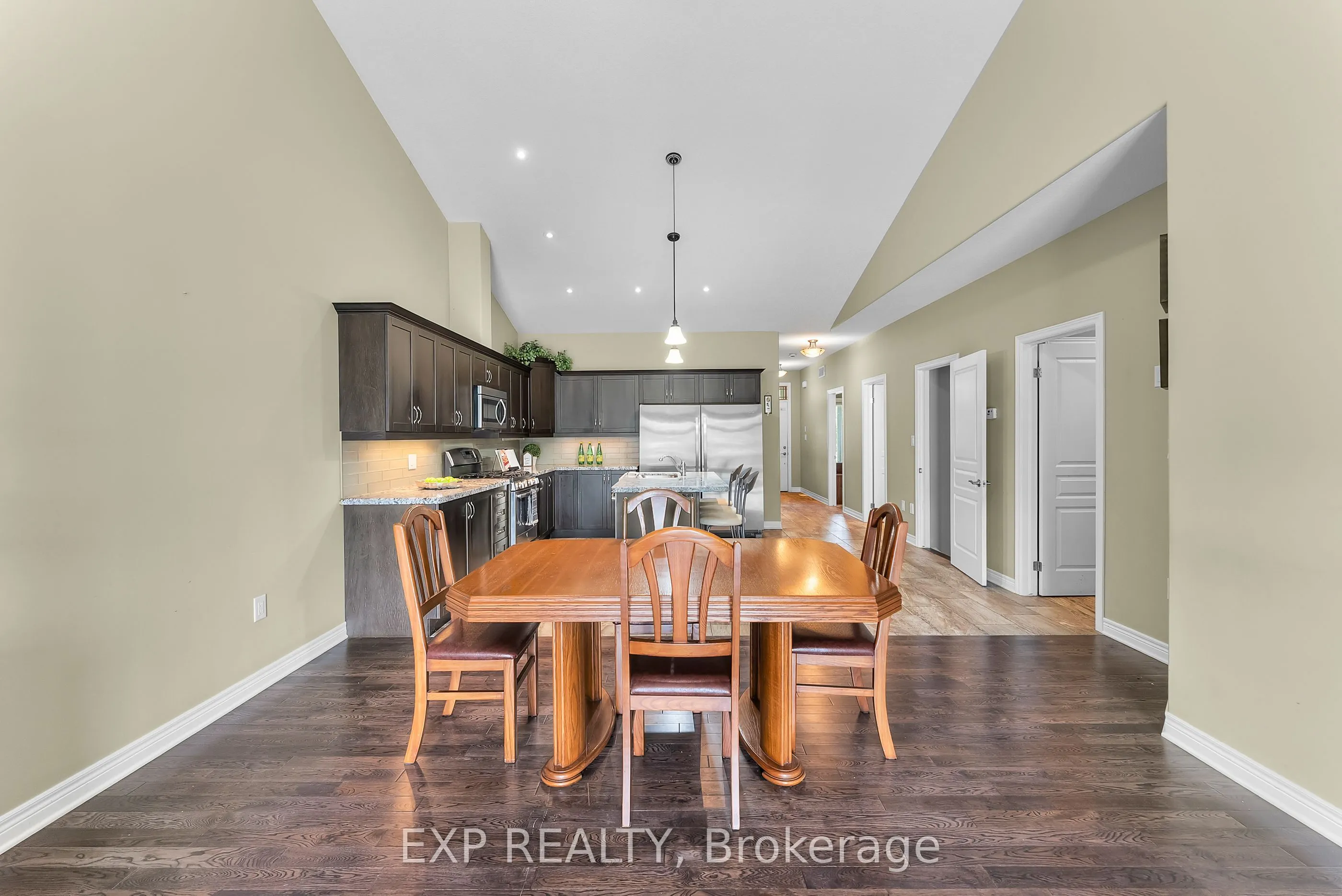 5490 Prince Edward Avenue, #4