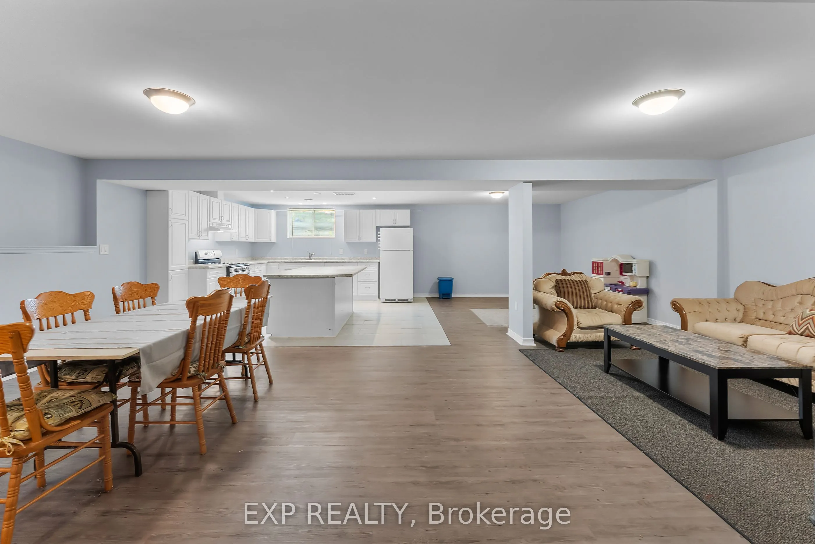 5490 Prince Edward Avenue, #4