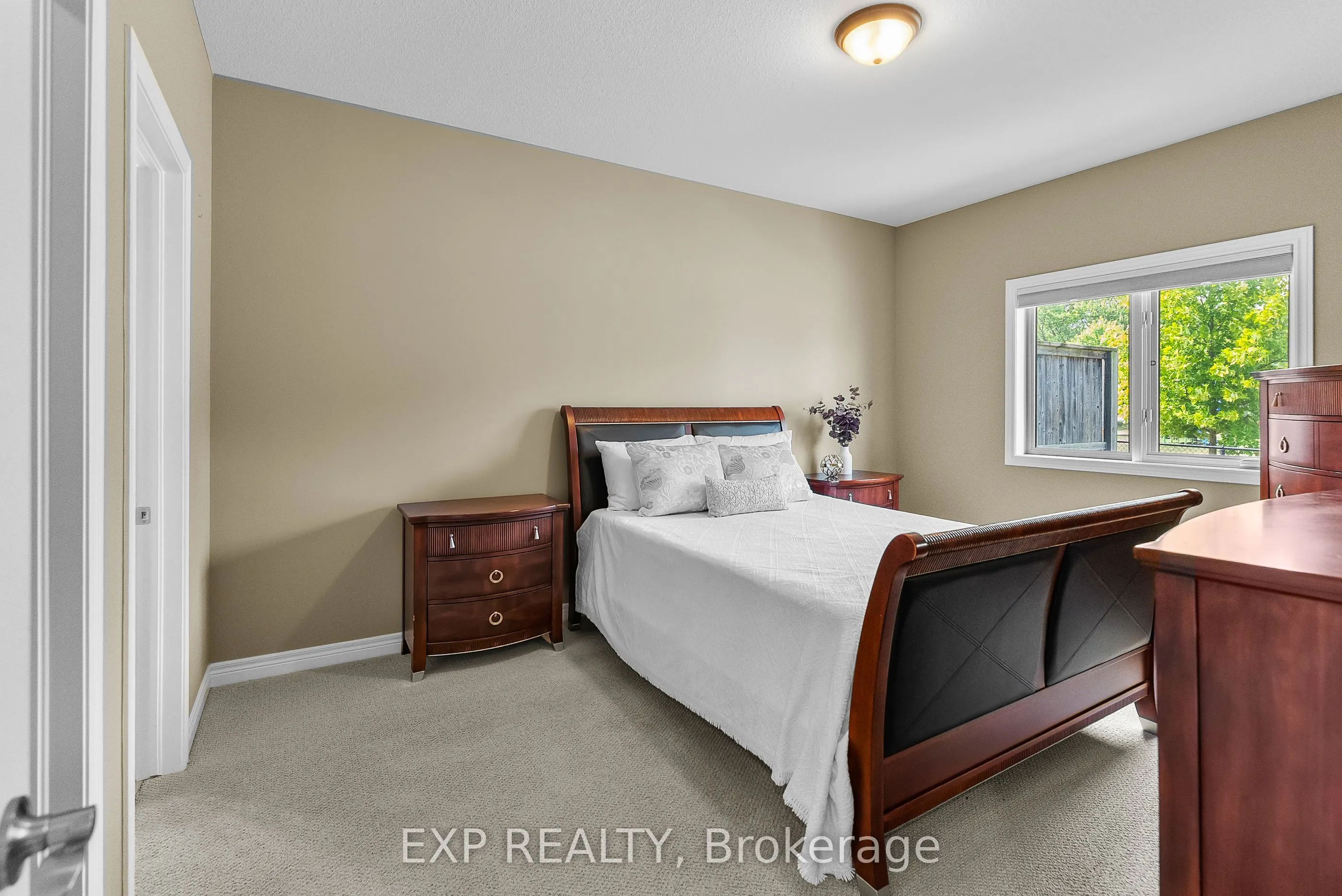 5490 Prince Edward Avenue, #4