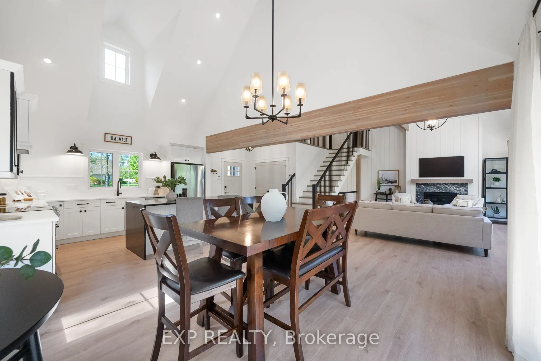 1499 Lakeside Drive