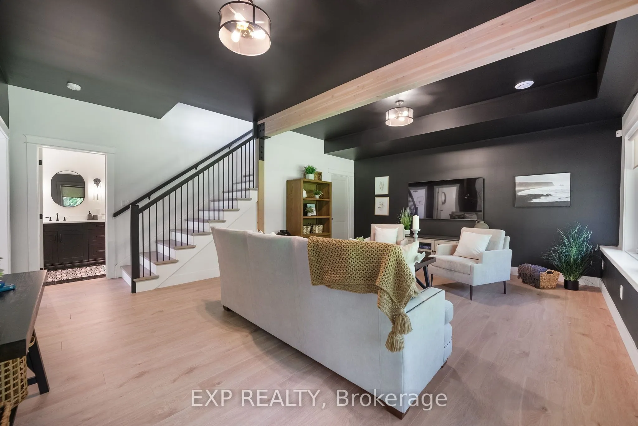 1499 Lakeside Drive