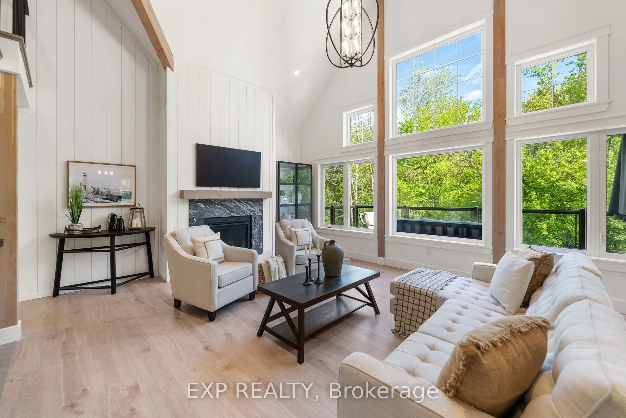 1499 Lakeside Drive