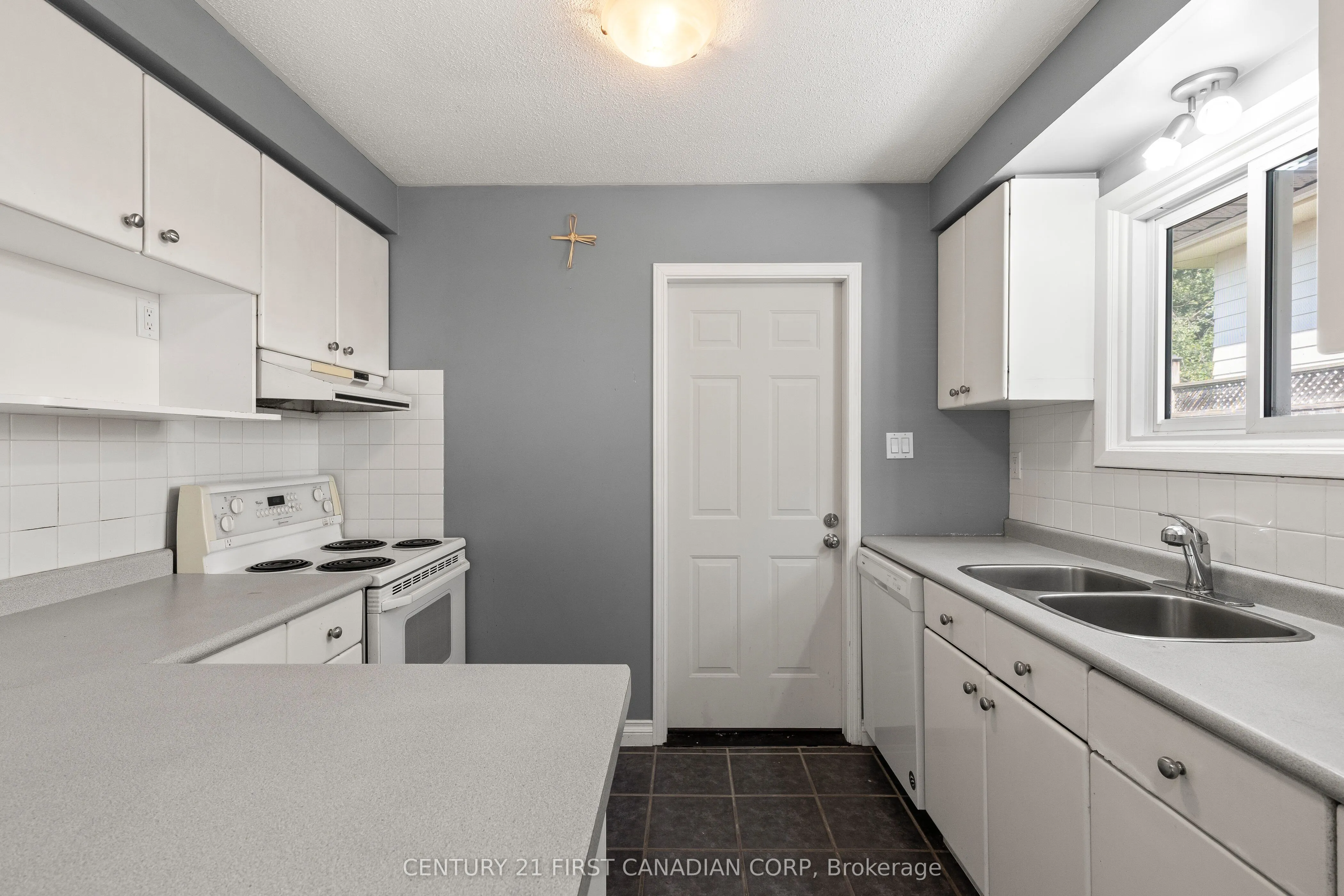 7 Rollscourt Gardens