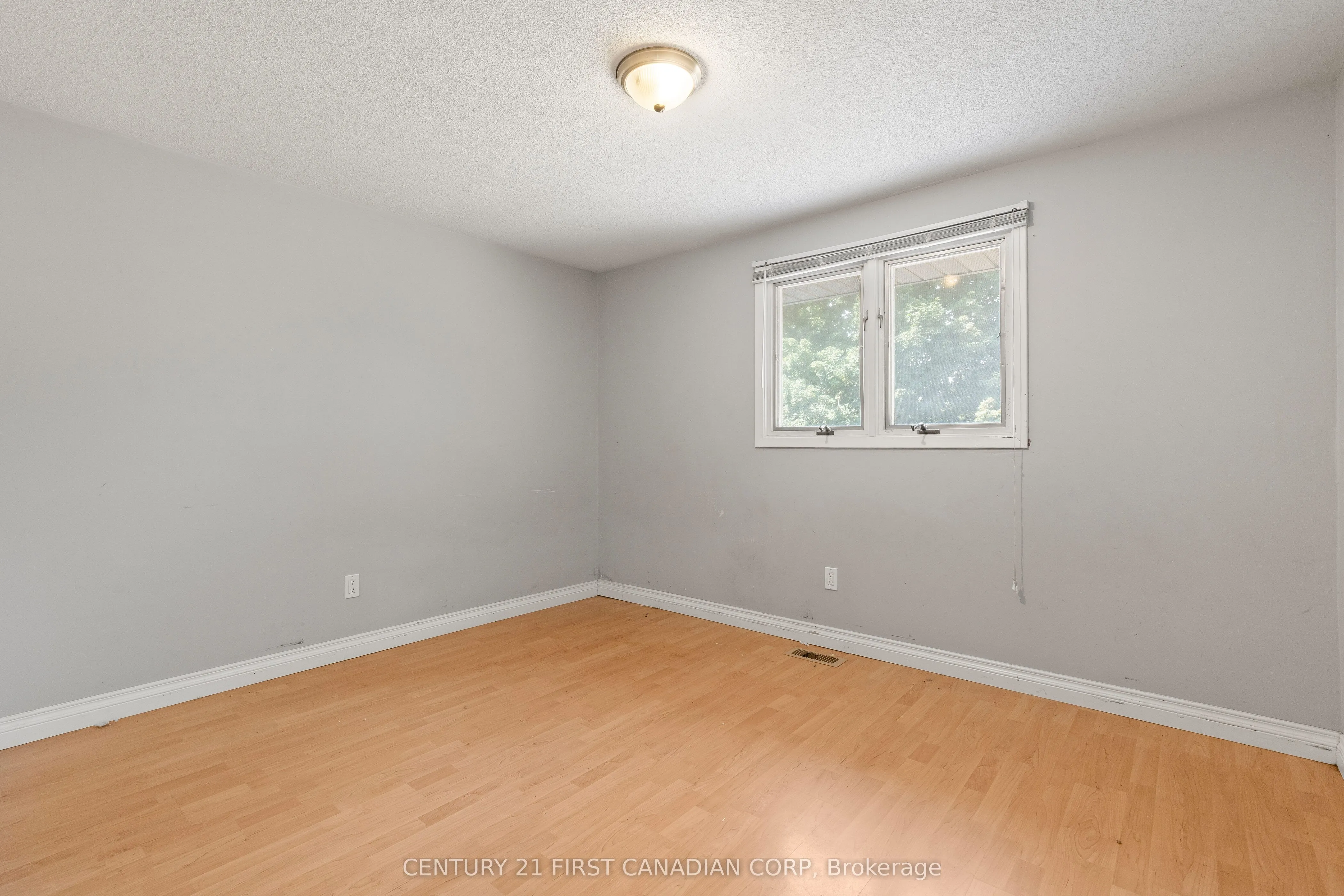 7 Rollscourt Gardens