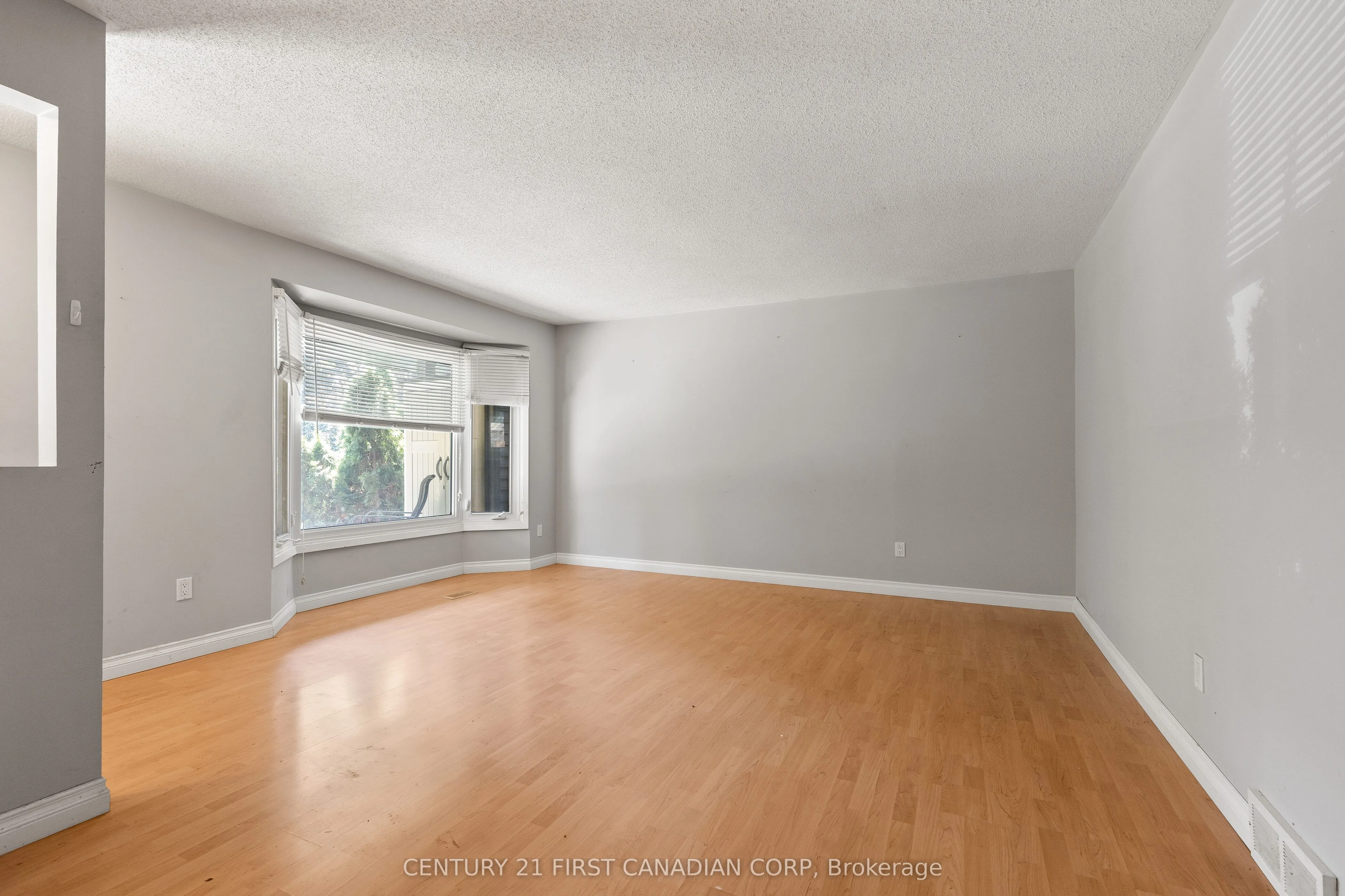7 Rollscourt Gardens