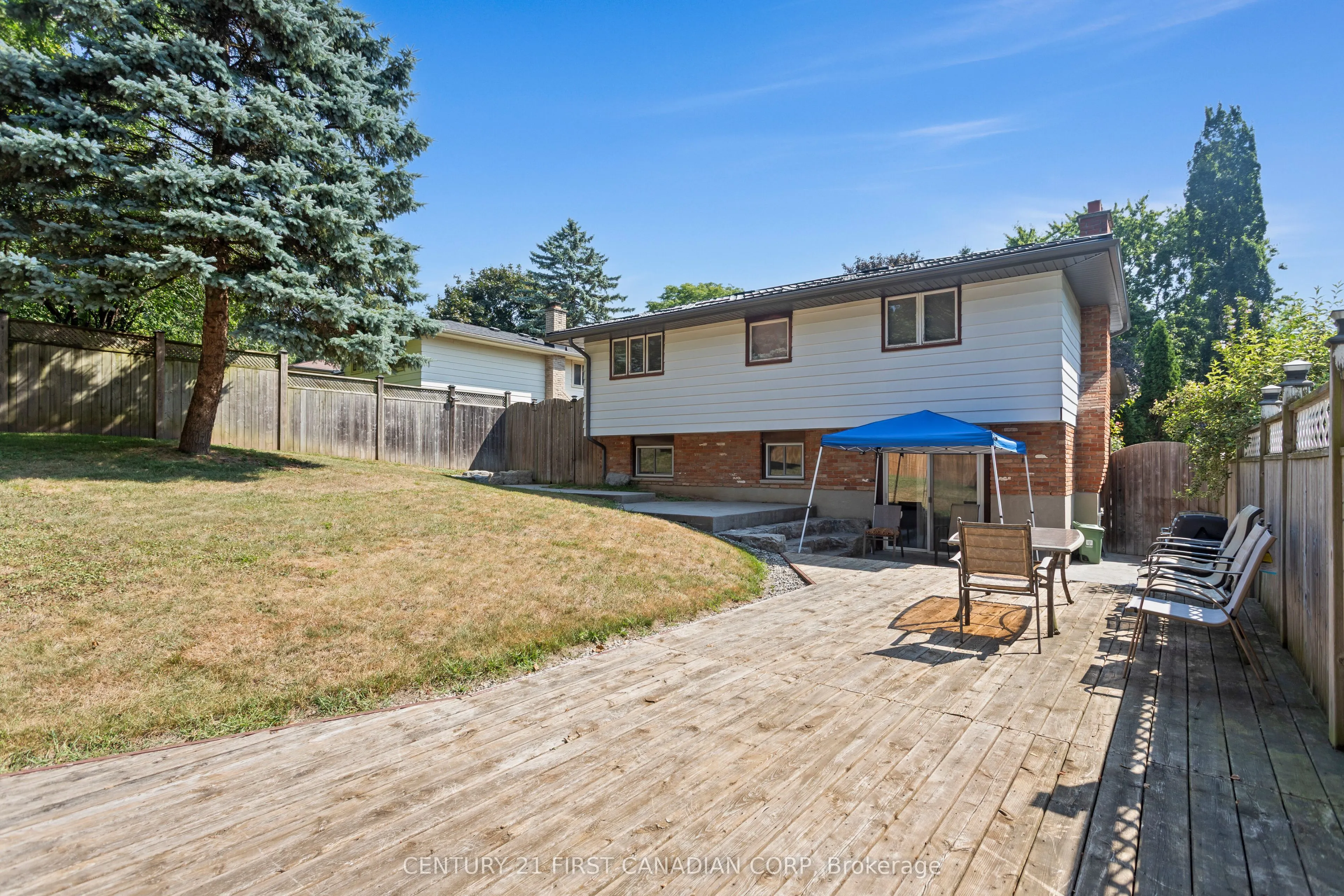 7 Rollscourt Gardens