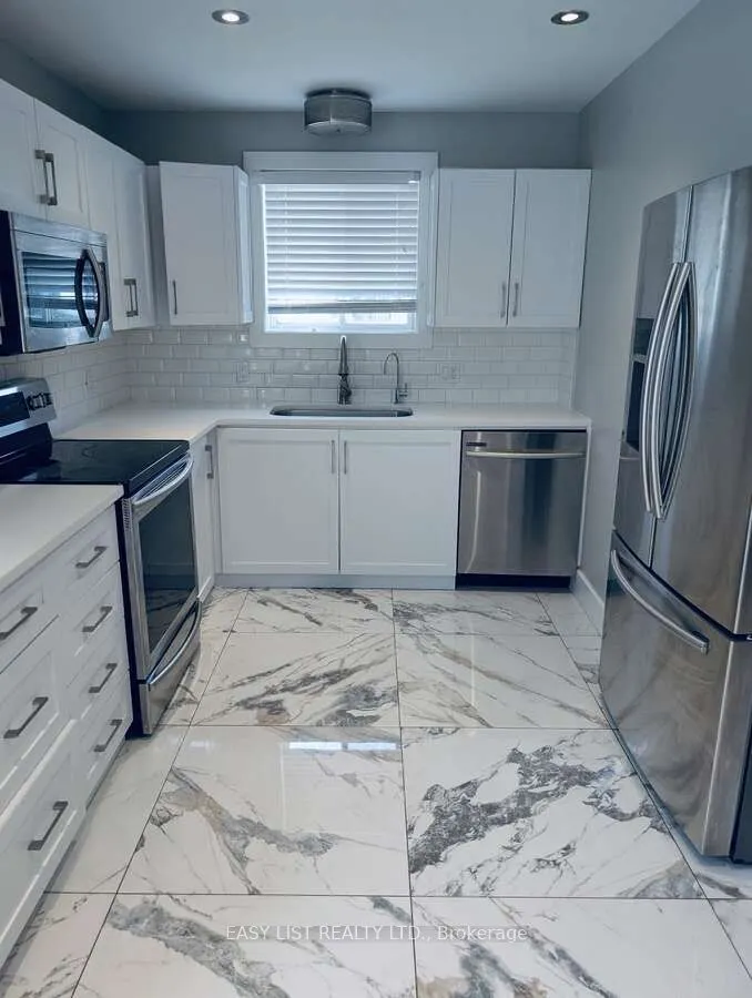 2901 Robillard Crescent