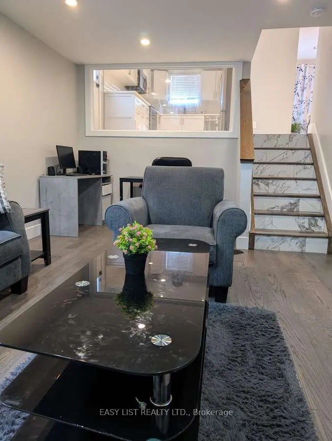 2901 Robillard Crescent