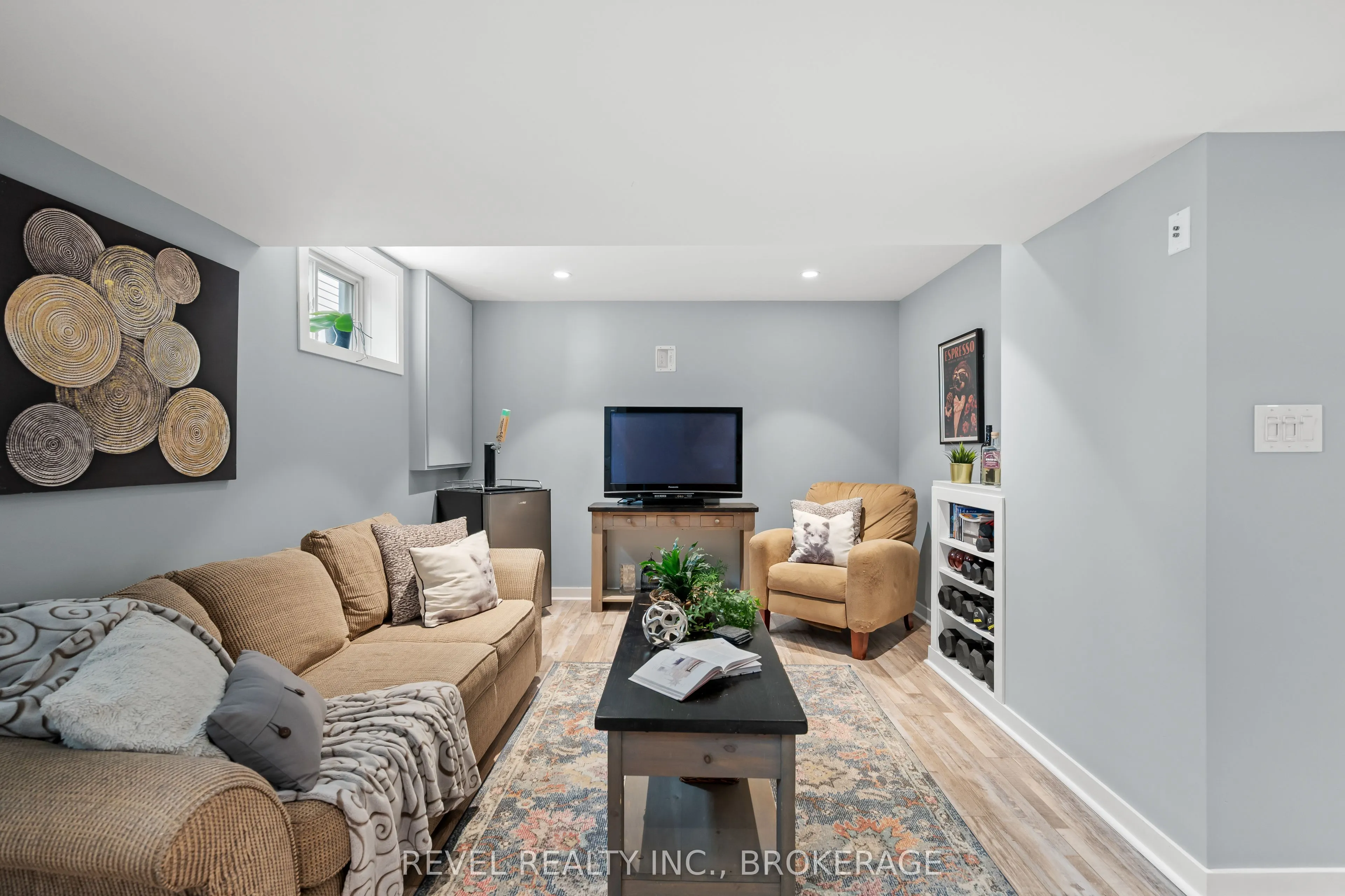 102 Mcdonough Crescent