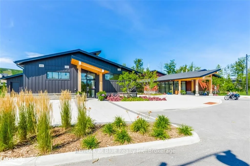 364 Yellow Birch Crescent