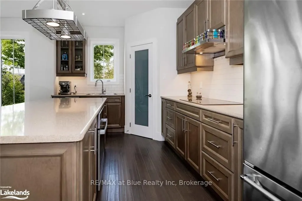 364 Yellow Birch Crescent