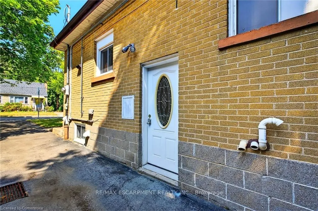 111 Leland Street