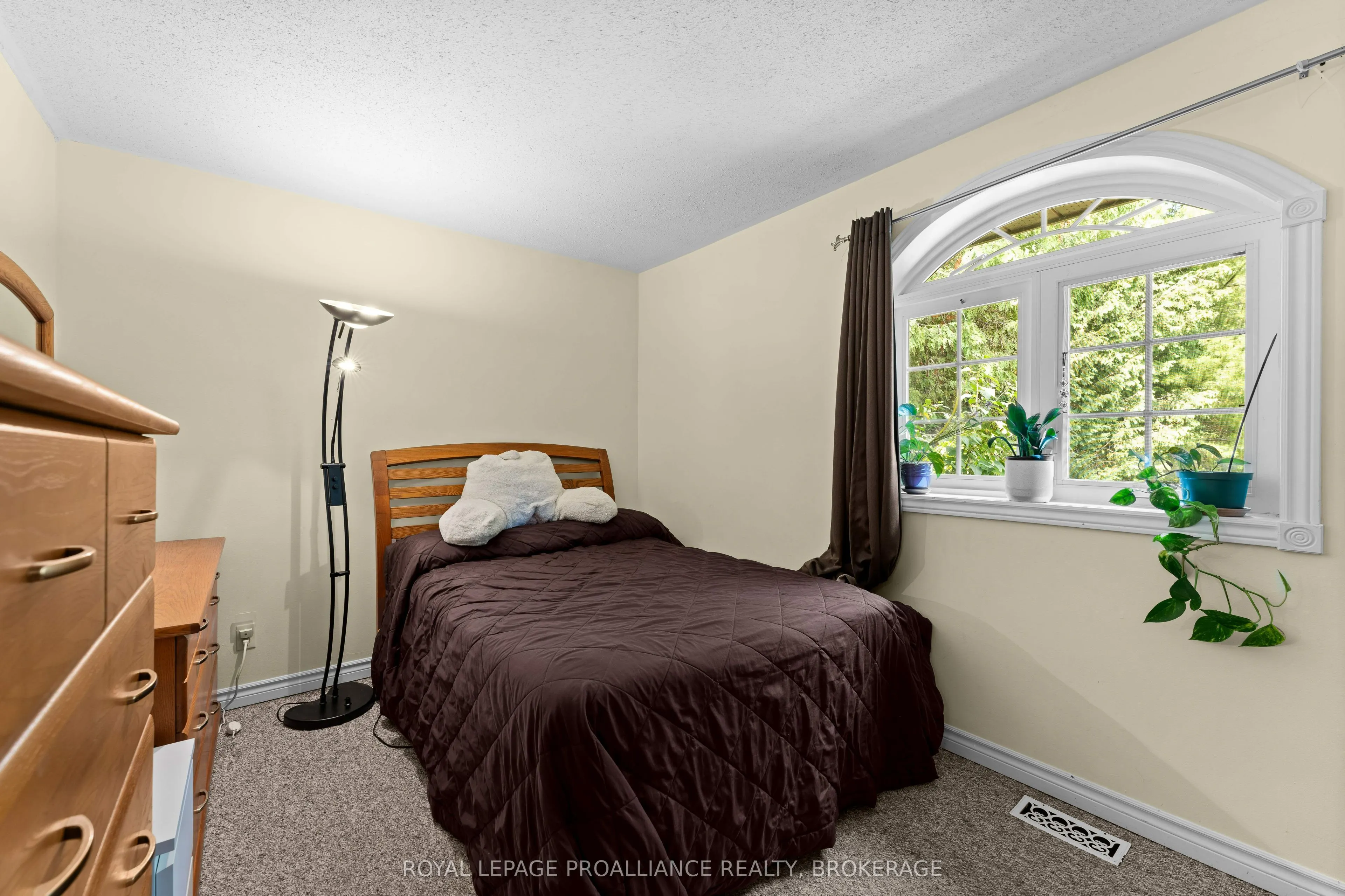 182 Nicholson Point Road