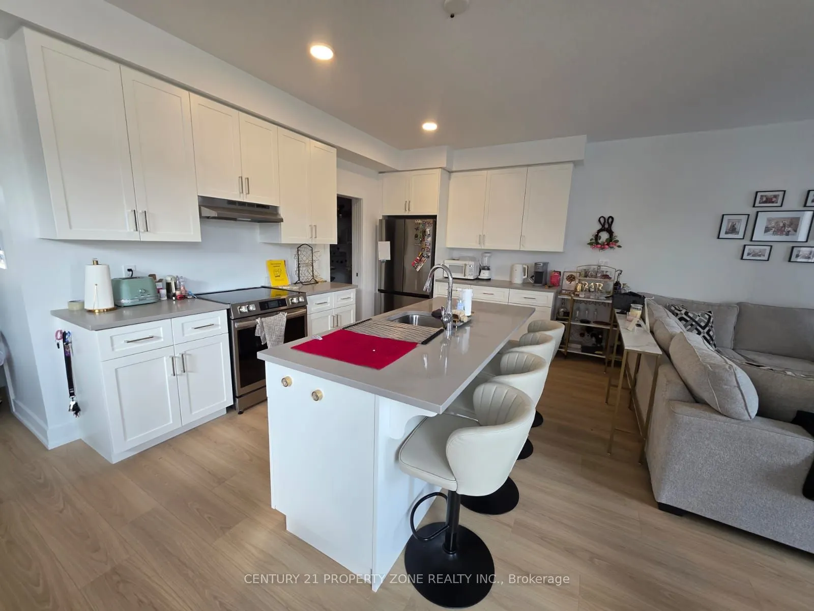 245 Jackson Street E