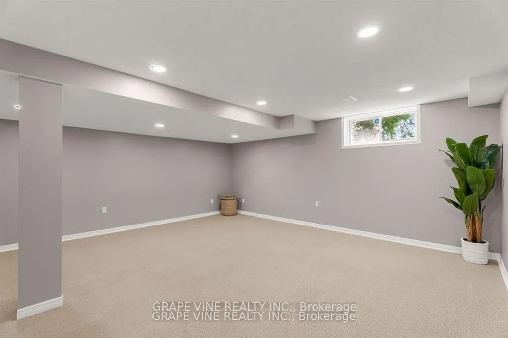 564 Aberfoyle Circle