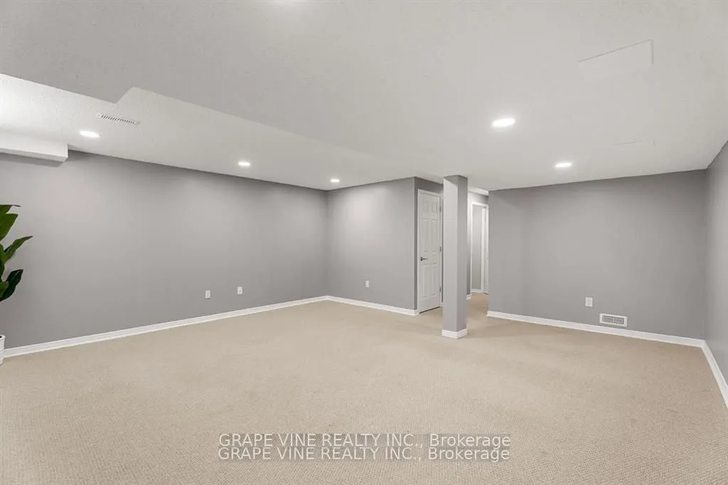 564 Aberfoyle Circle
