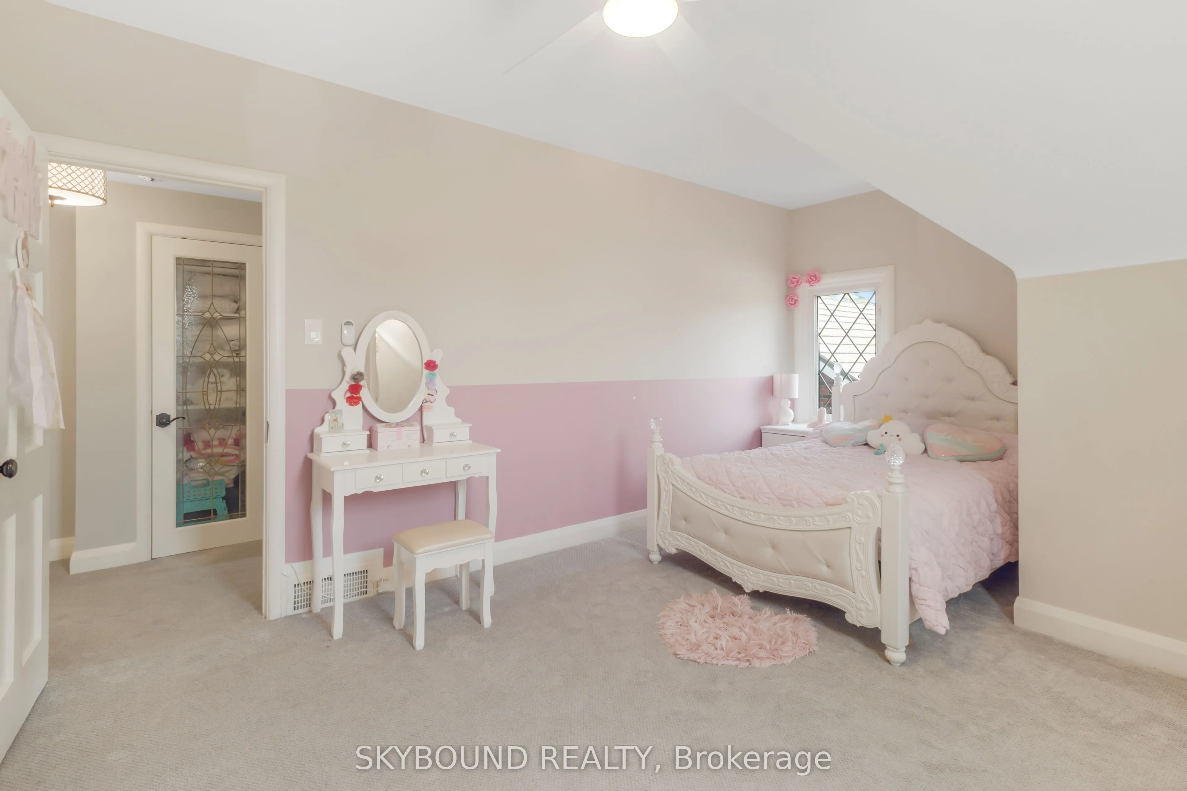 5177 Valley Way