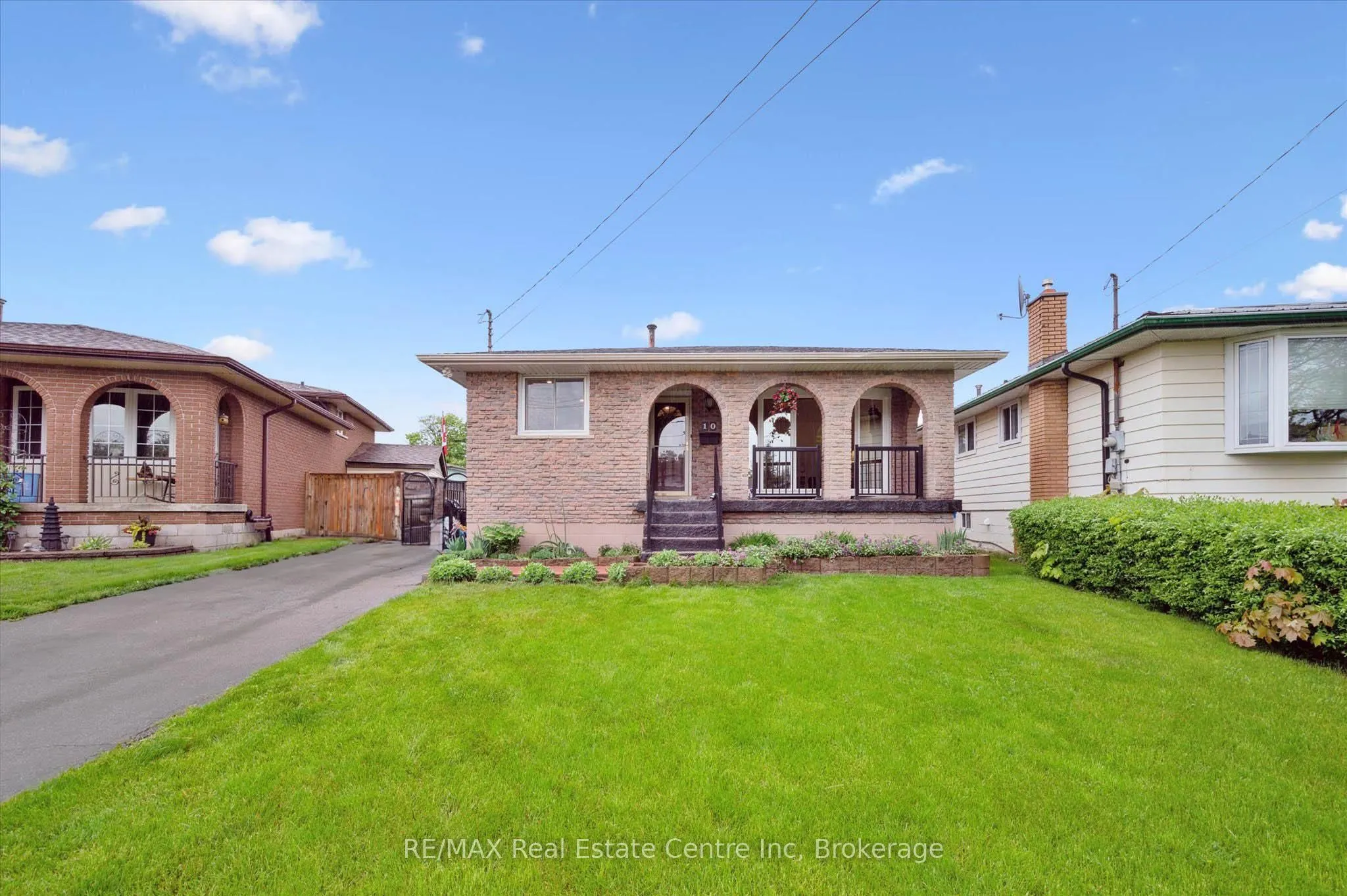 10 Villa Court