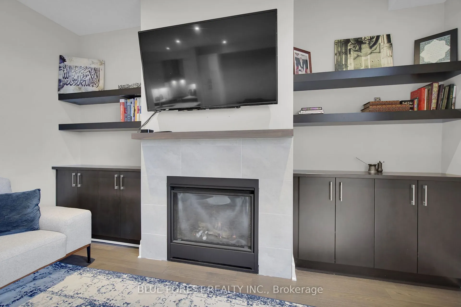 555 Sunningdale Road E, #2
