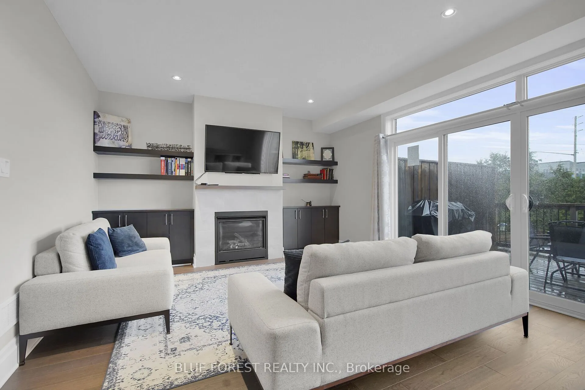 555 Sunningdale Road E, #2