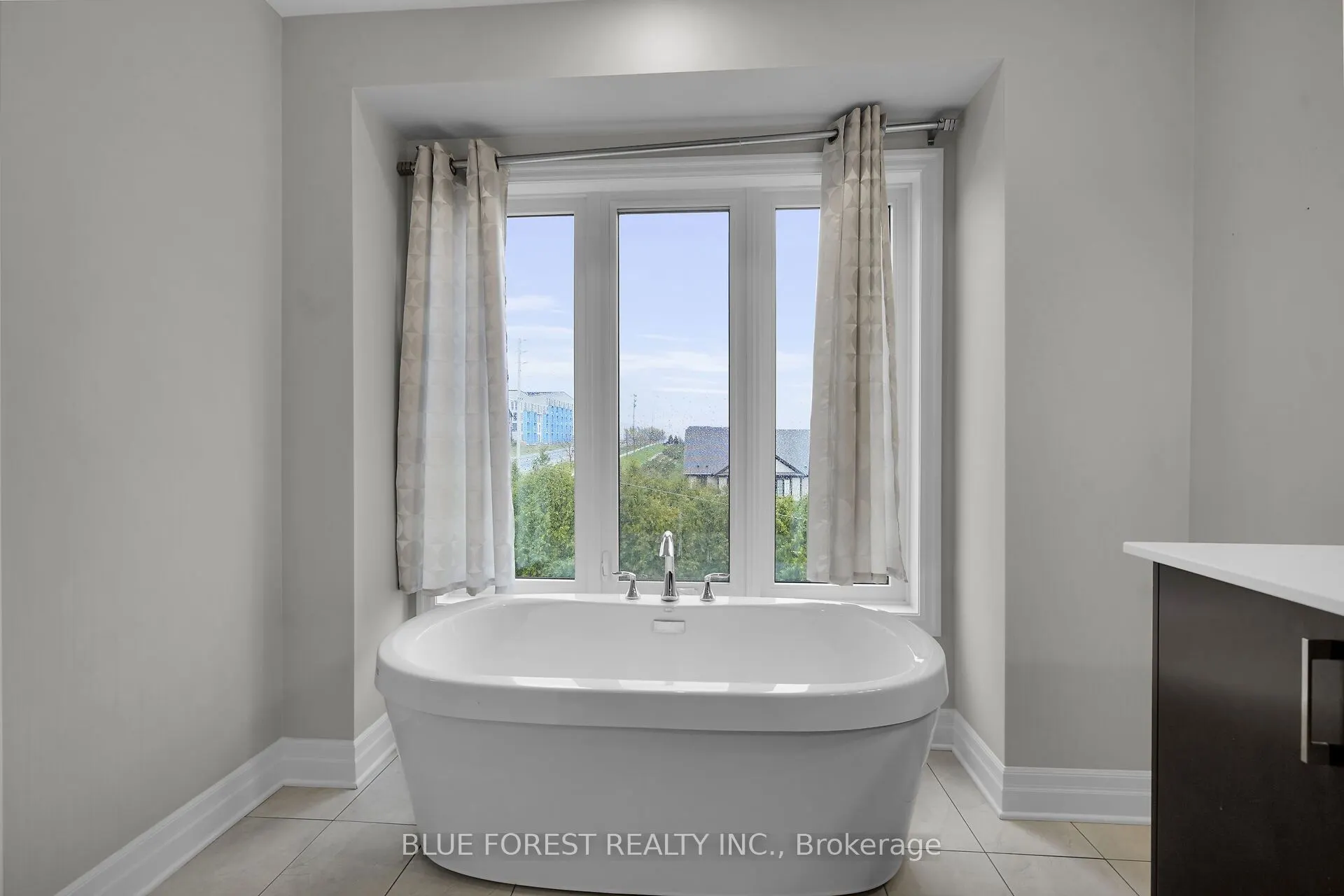 555 Sunningdale Road E, #2