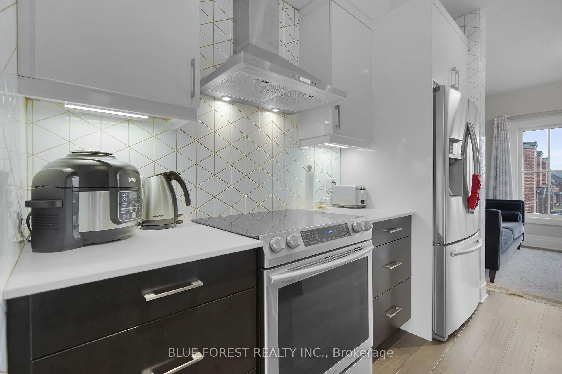 555 Sunningdale Road E, #2