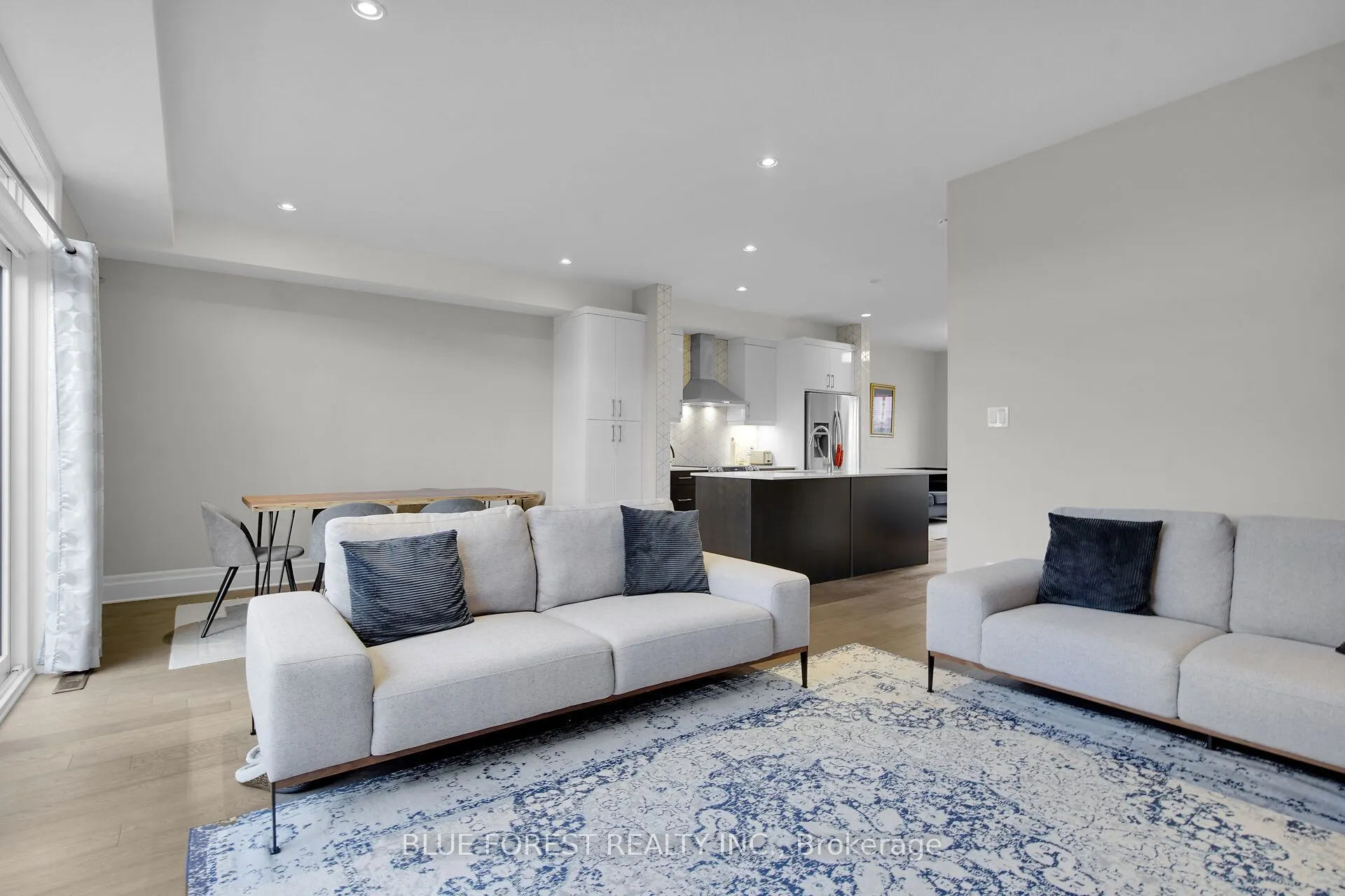 555 Sunningdale Road E, #2