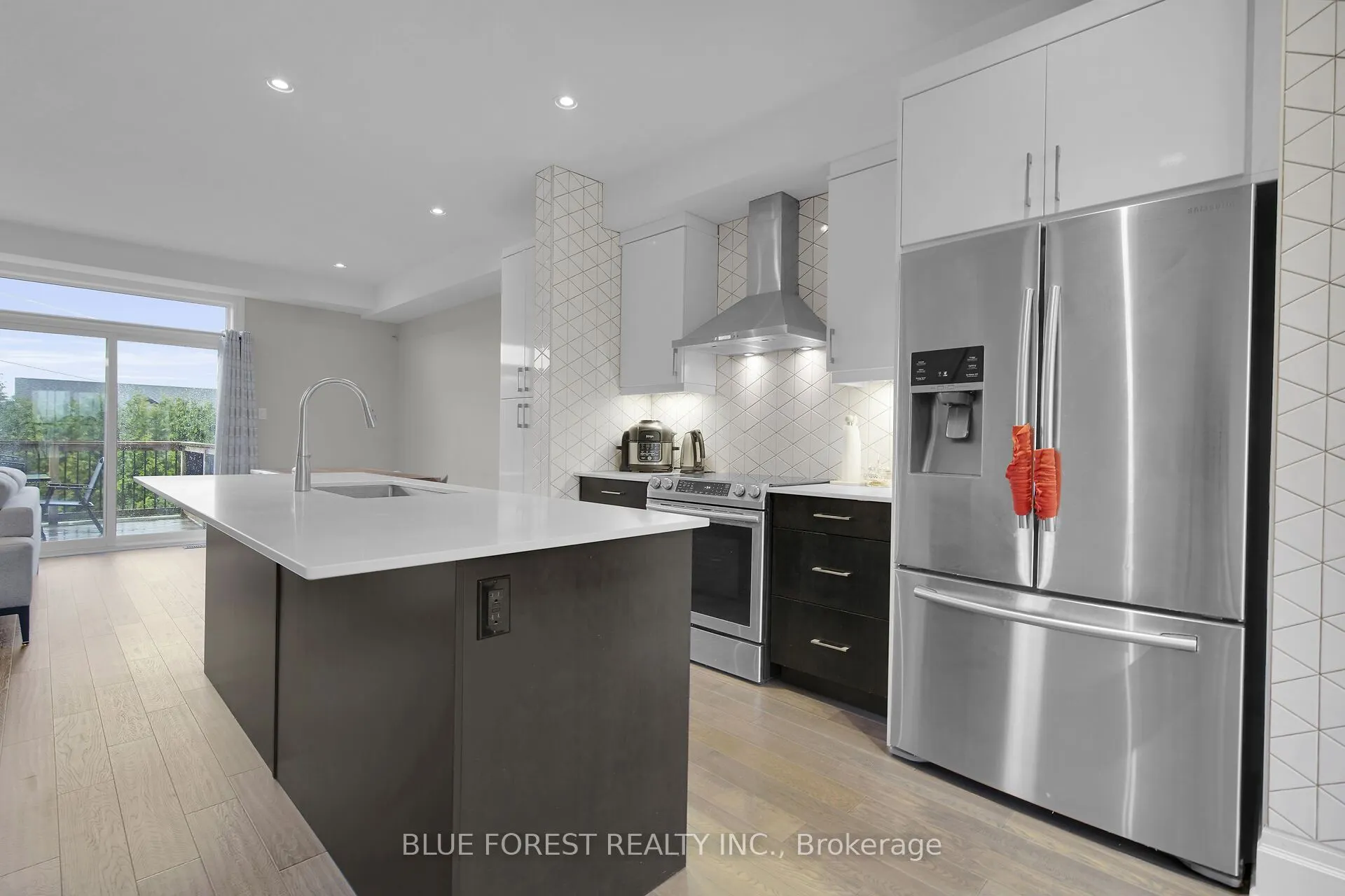 555 Sunningdale Road E, #2