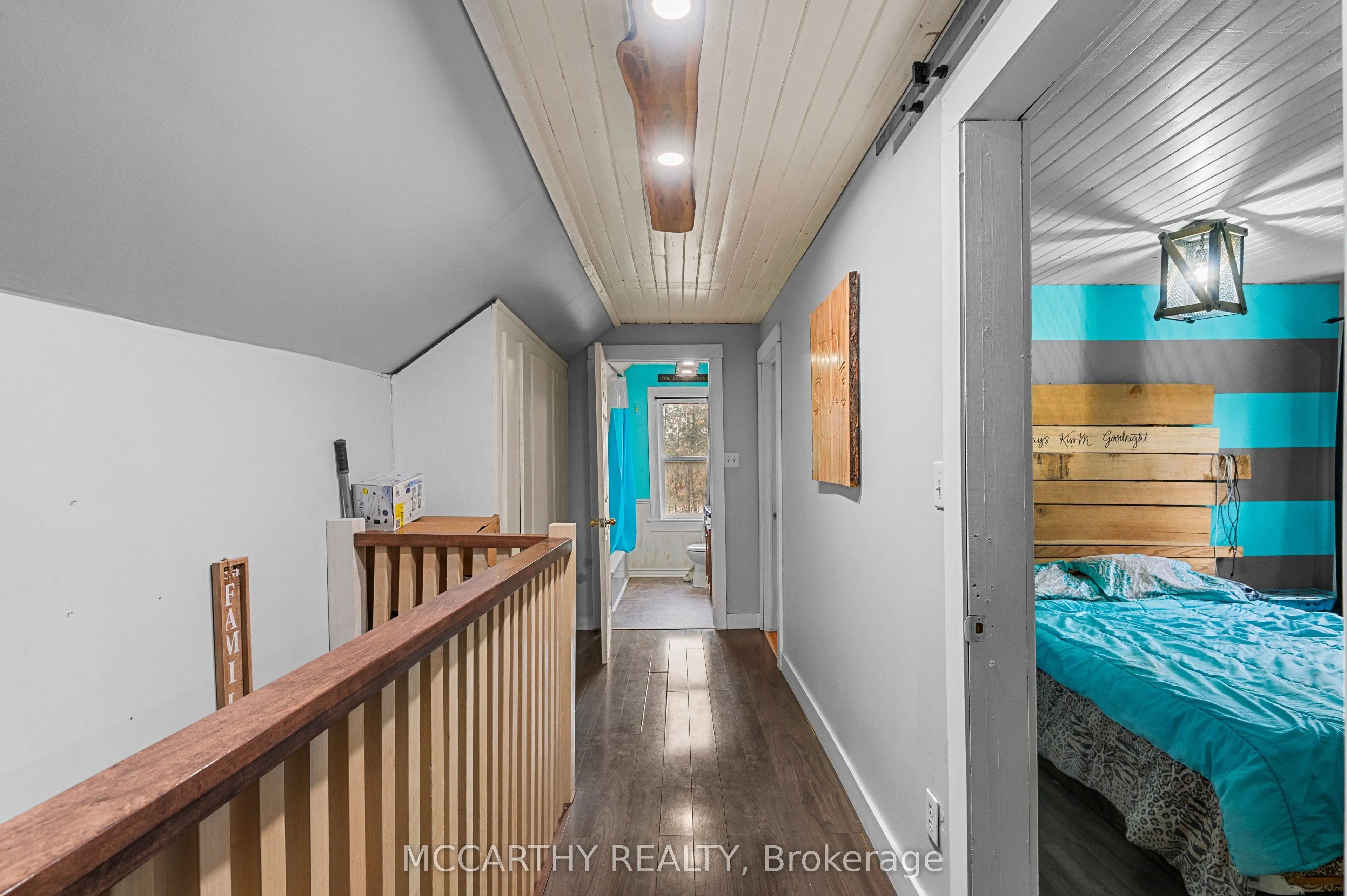 180 Grey Street W