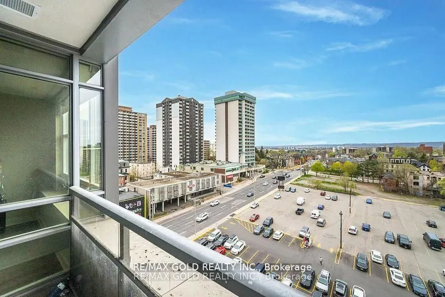 150 Main Street W, #806