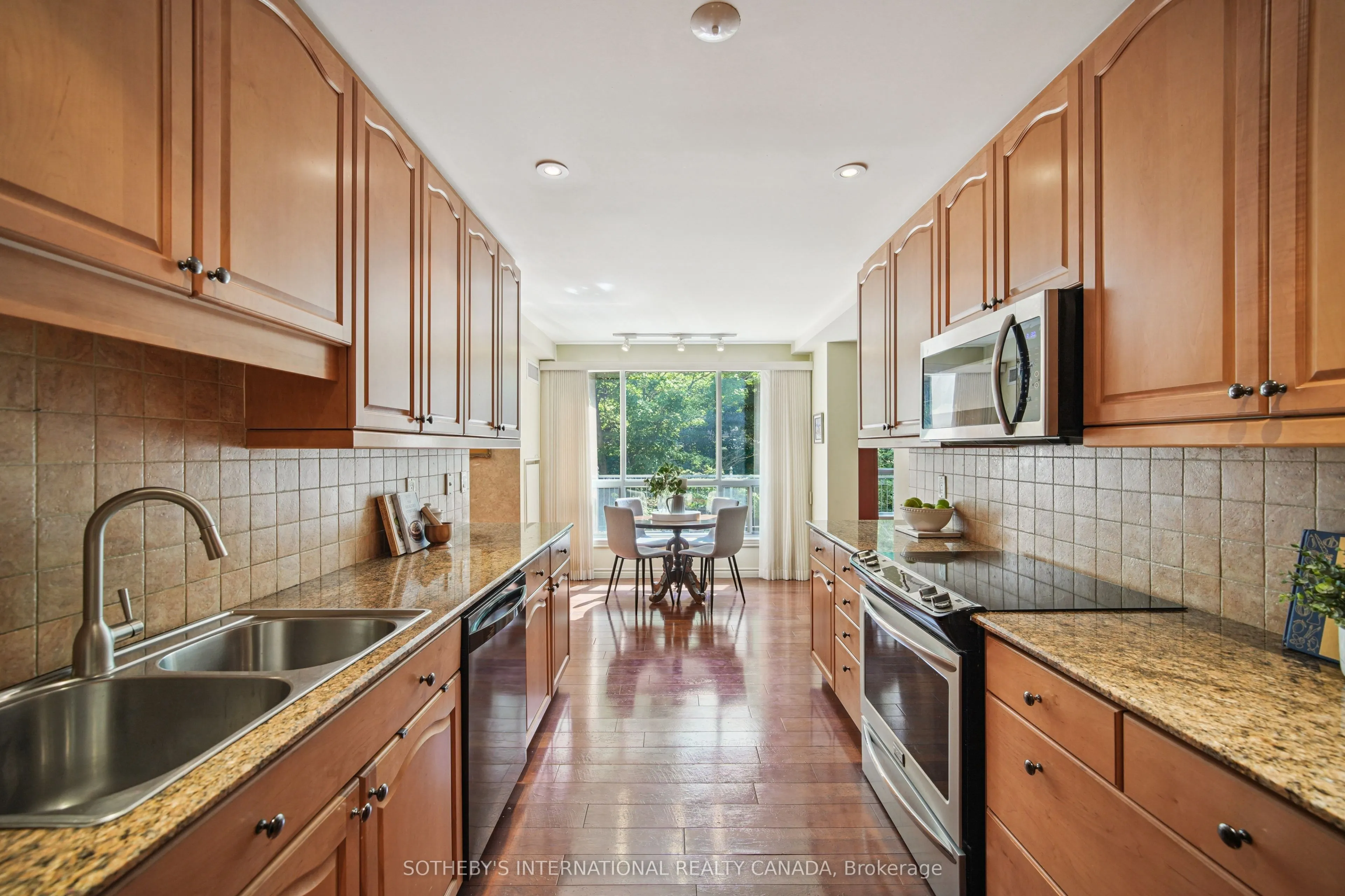 2000 Creekside Drive, #103