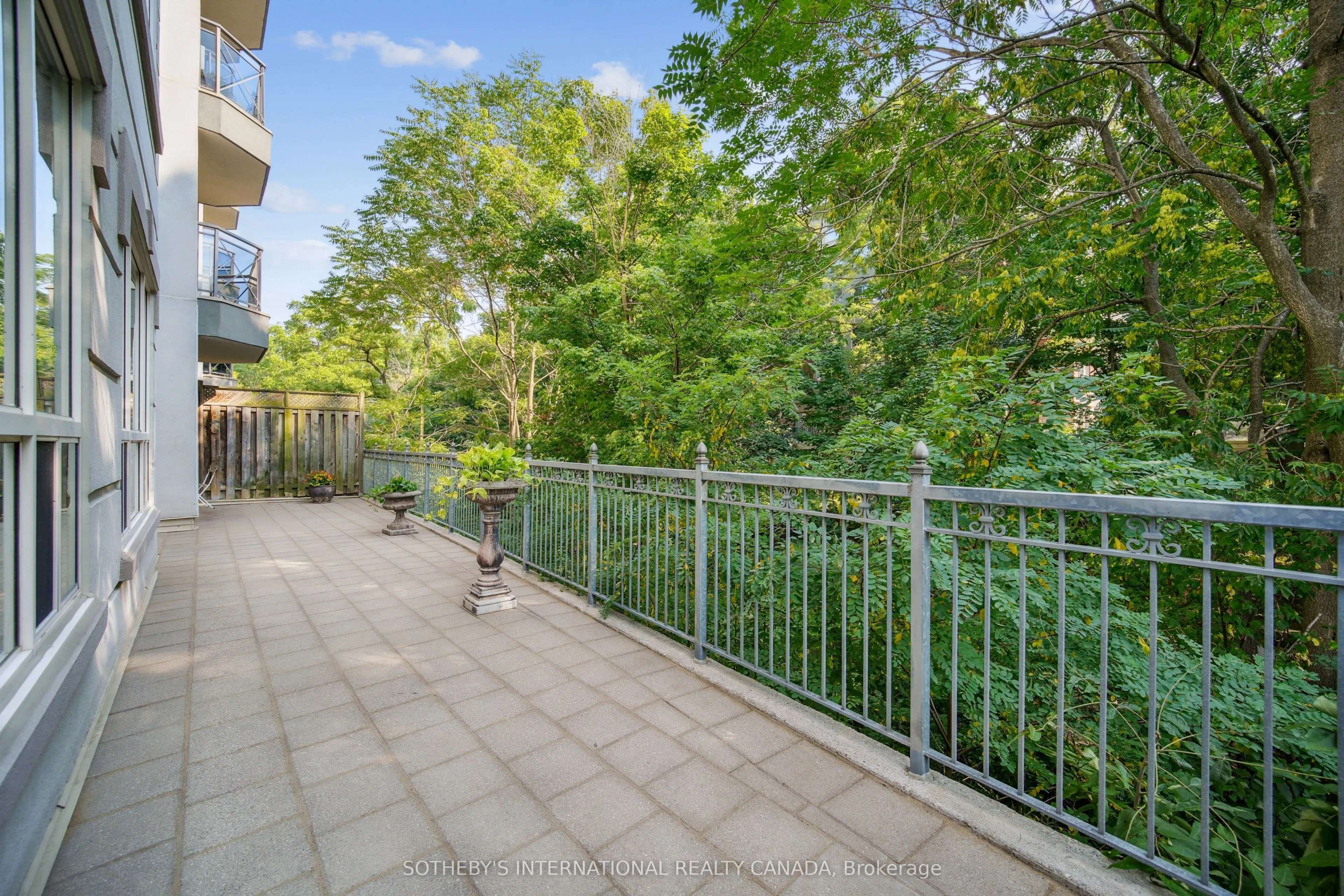 2000 Creekside Drive, #103