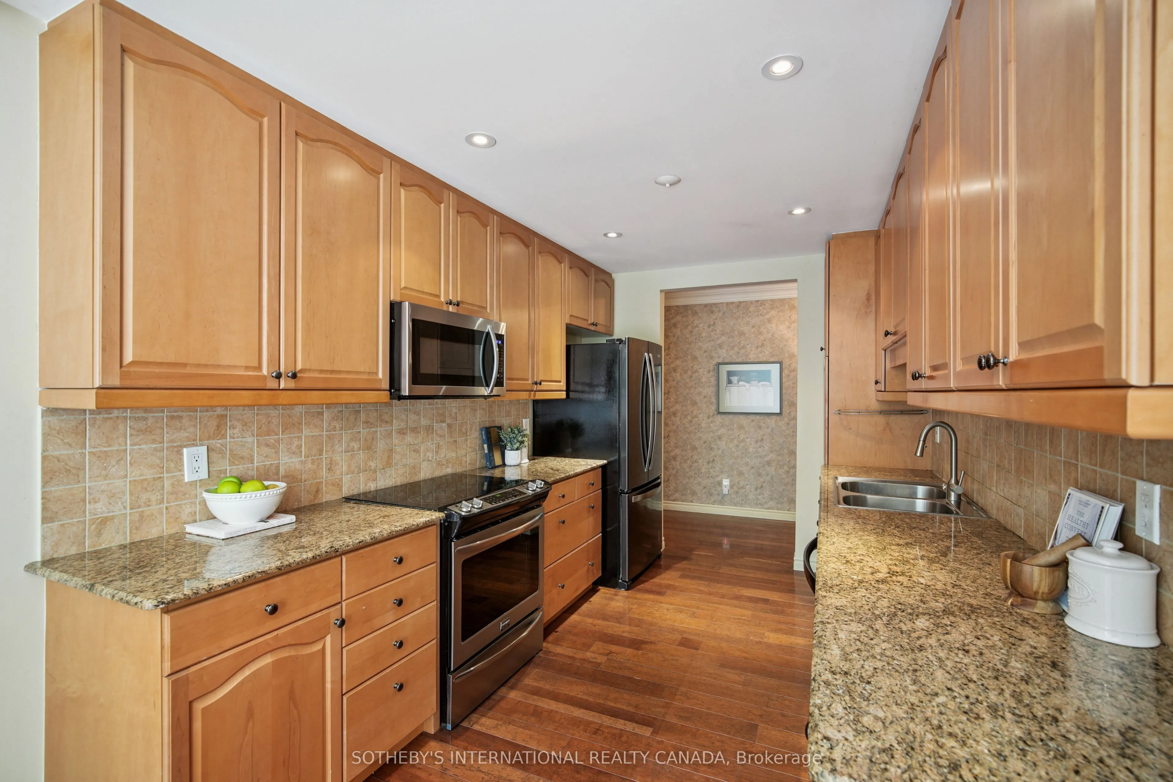 2000 Creekside Drive, #103