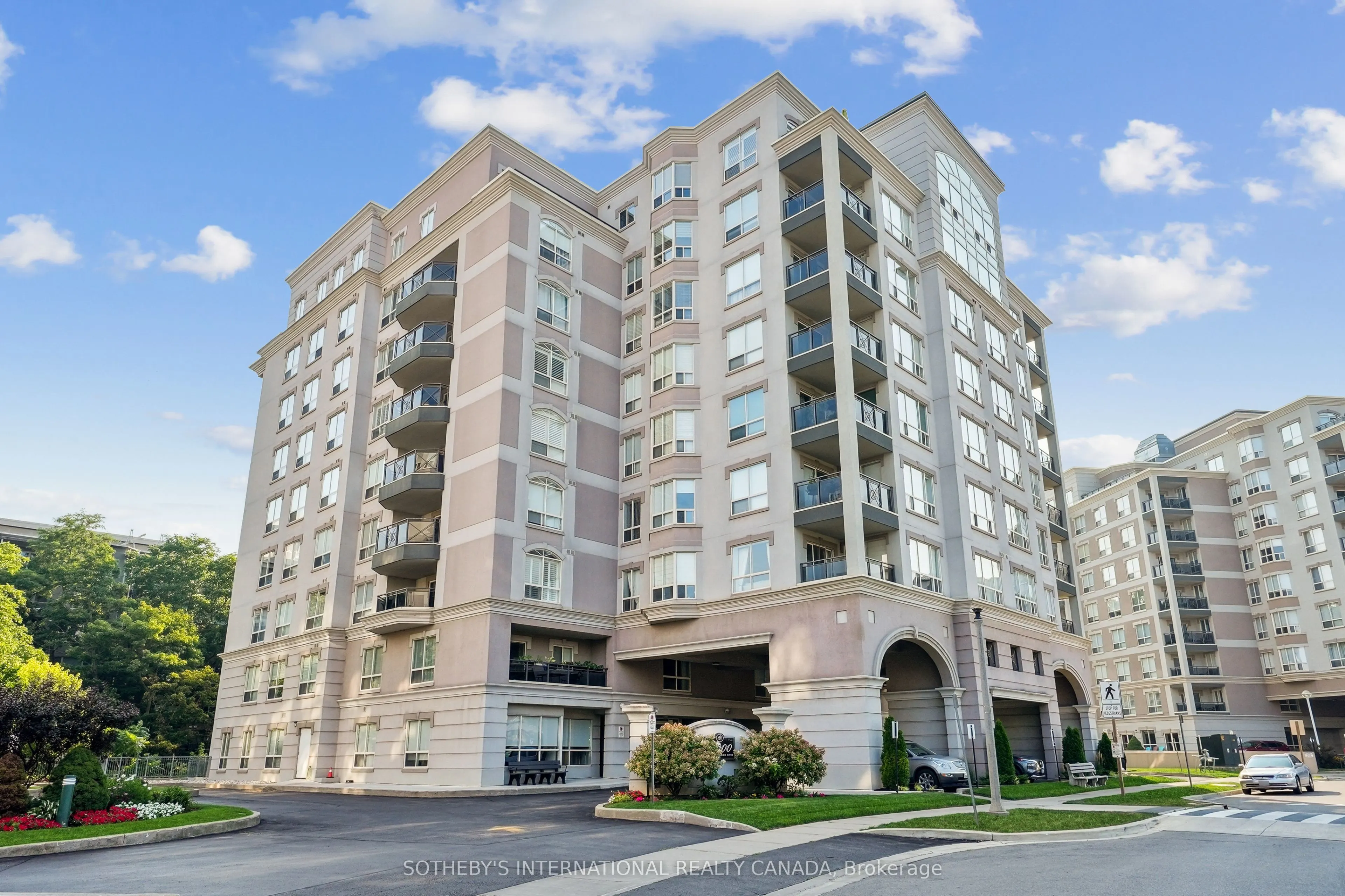 2000 Creekside Drive, #103