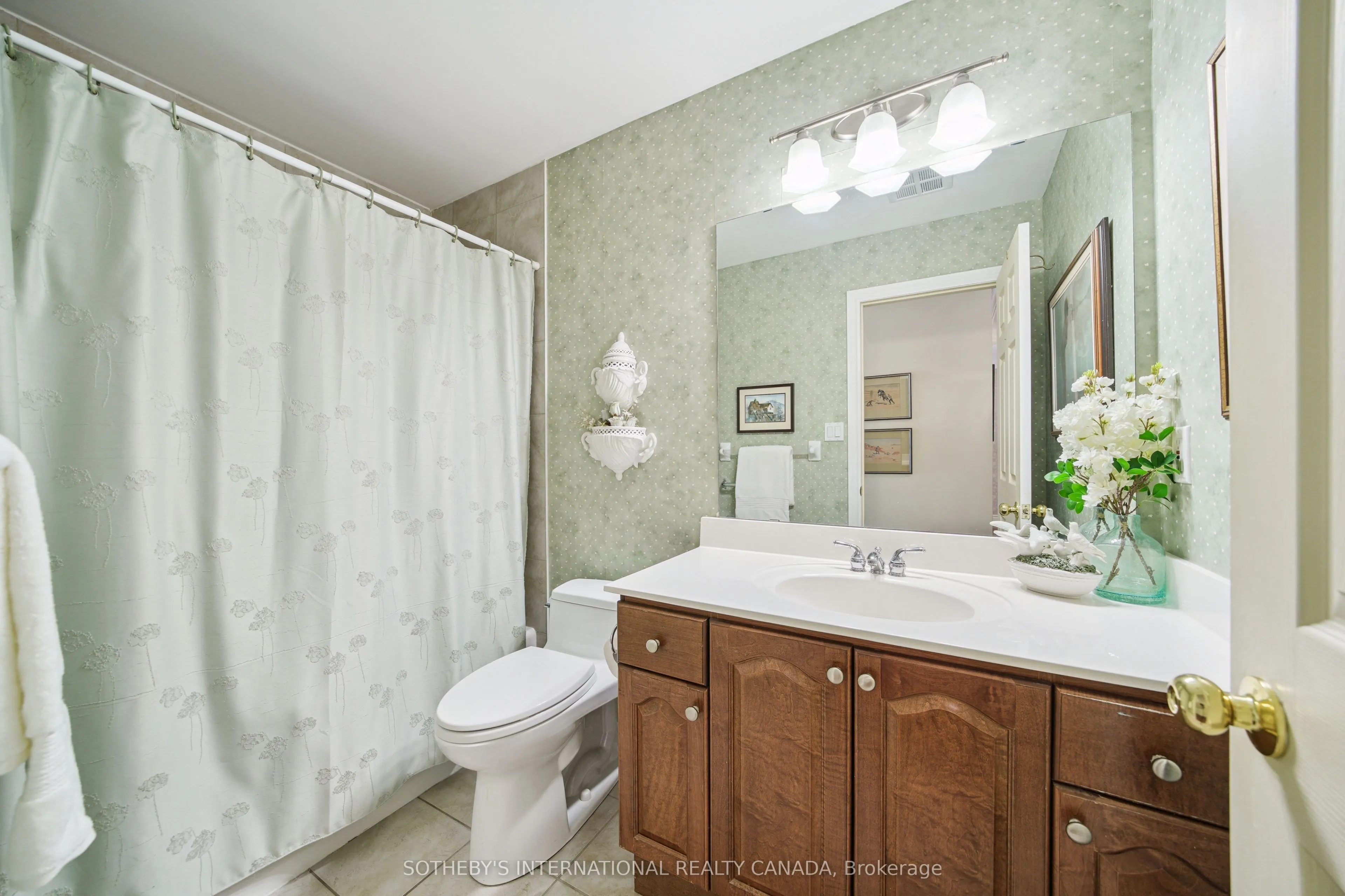 2000 Creekside Drive, #103