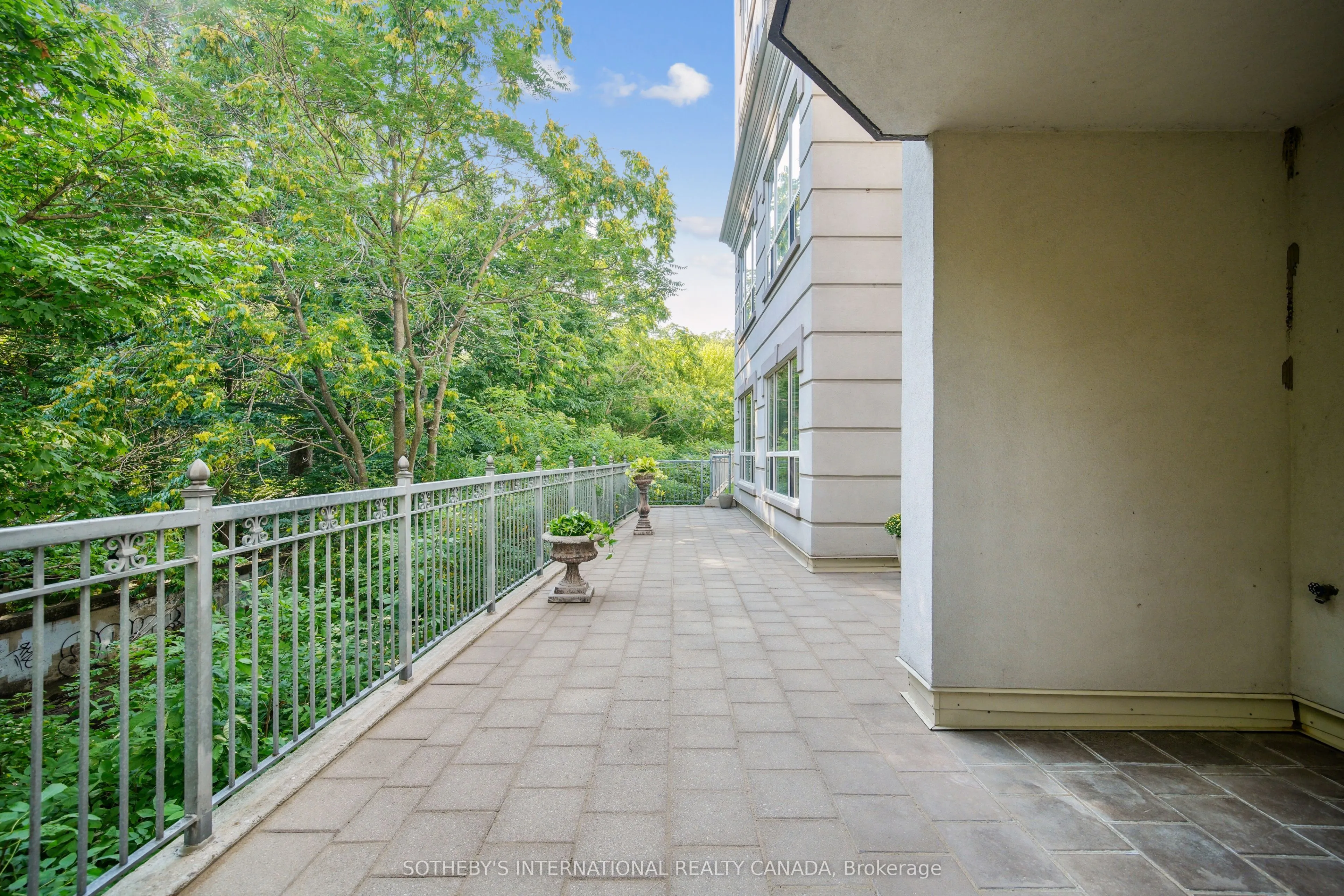 2000 Creekside Drive, #103
