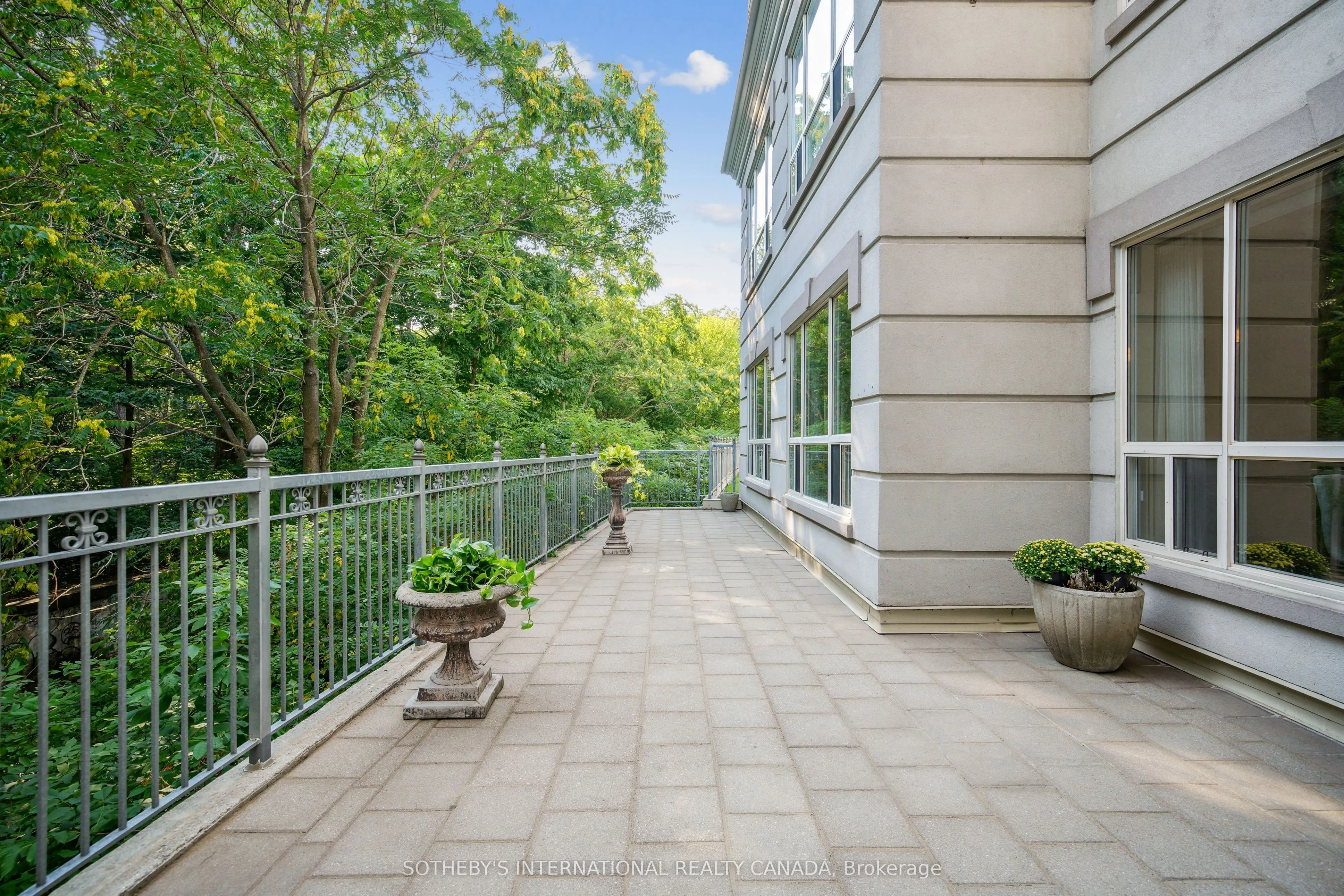 2000 Creekside Drive, #103