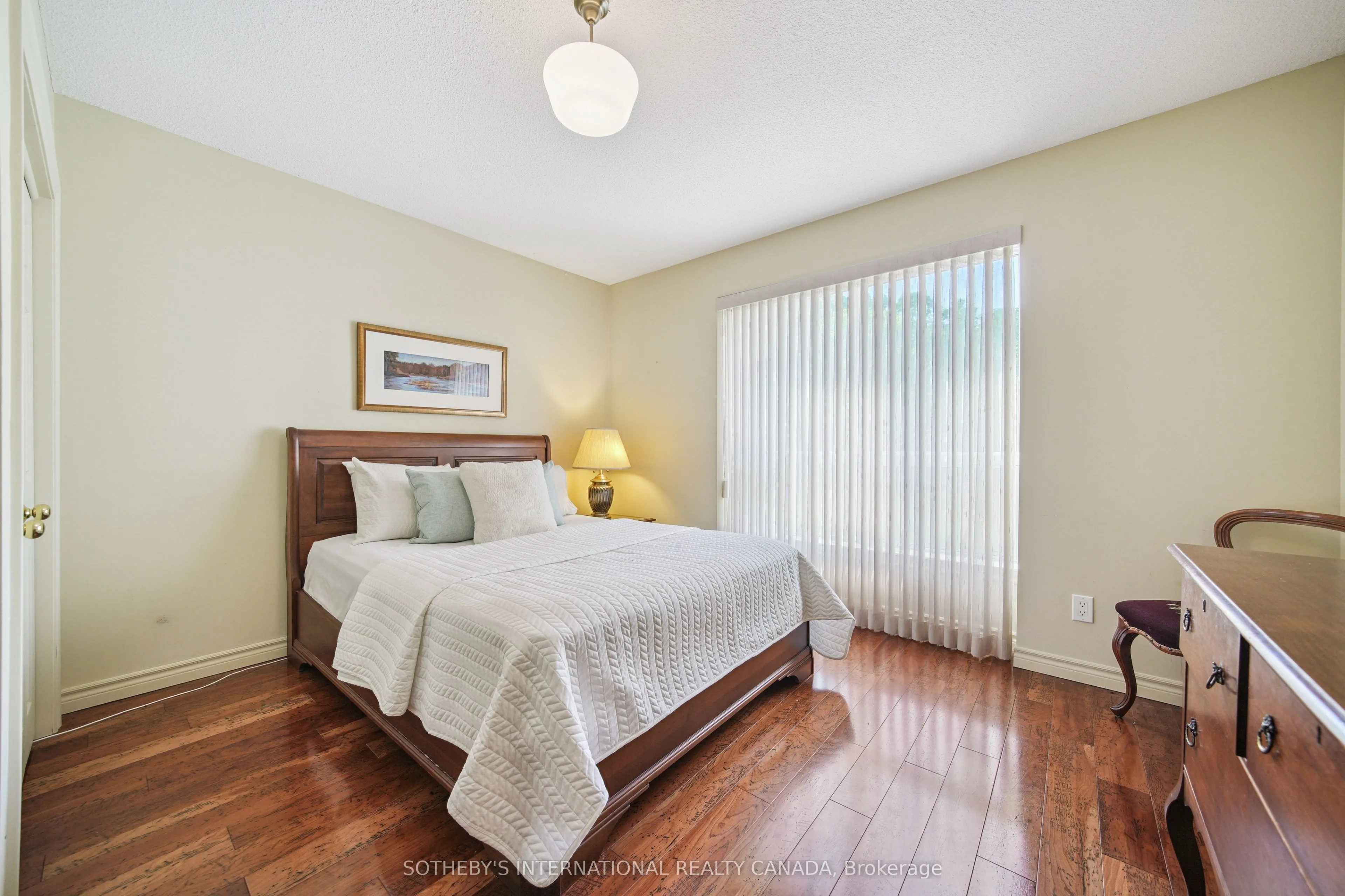 2000 Creekside Drive, #103