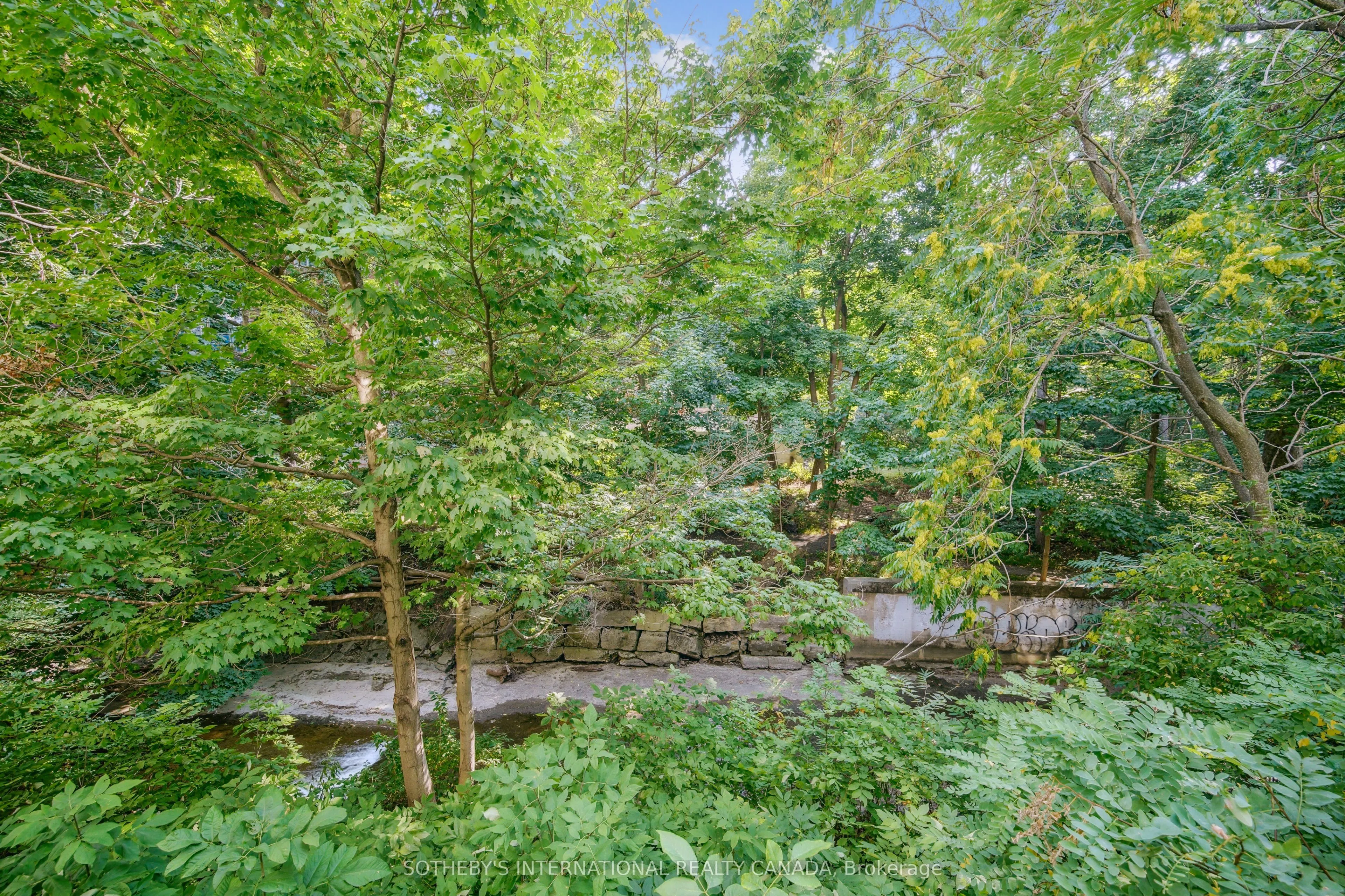 2000 Creekside Drive, #103