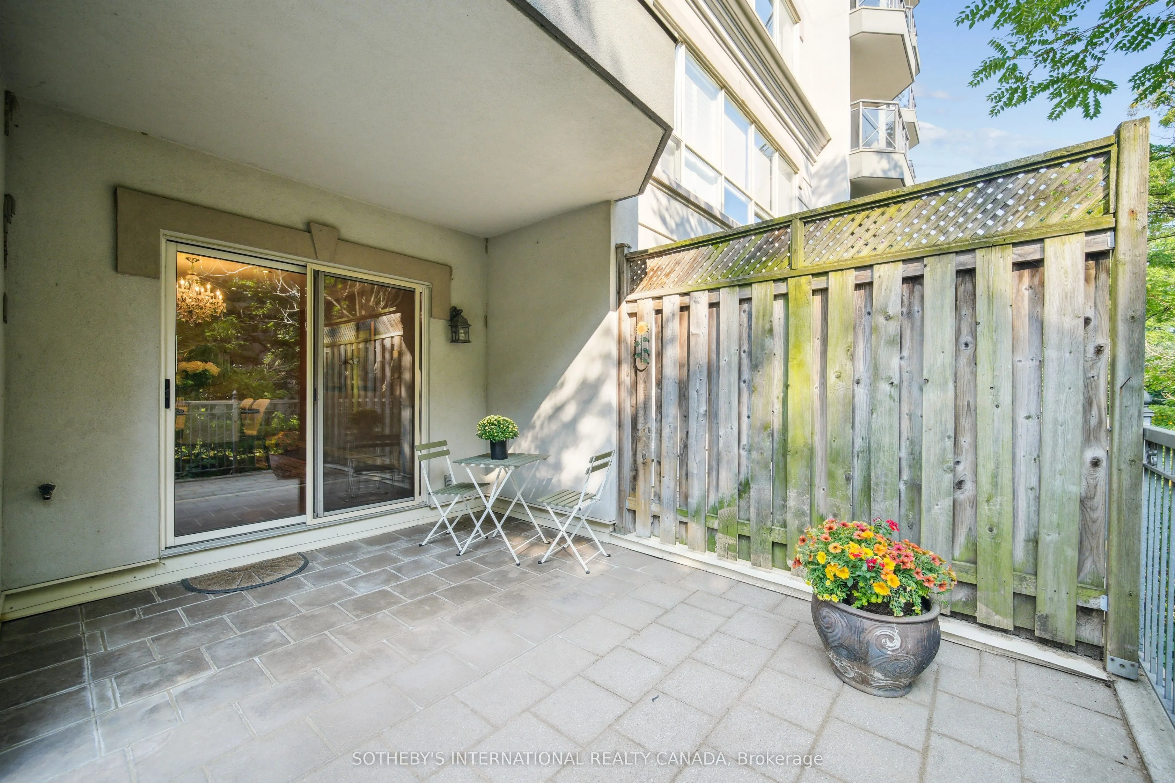 2000 Creekside Drive, #103