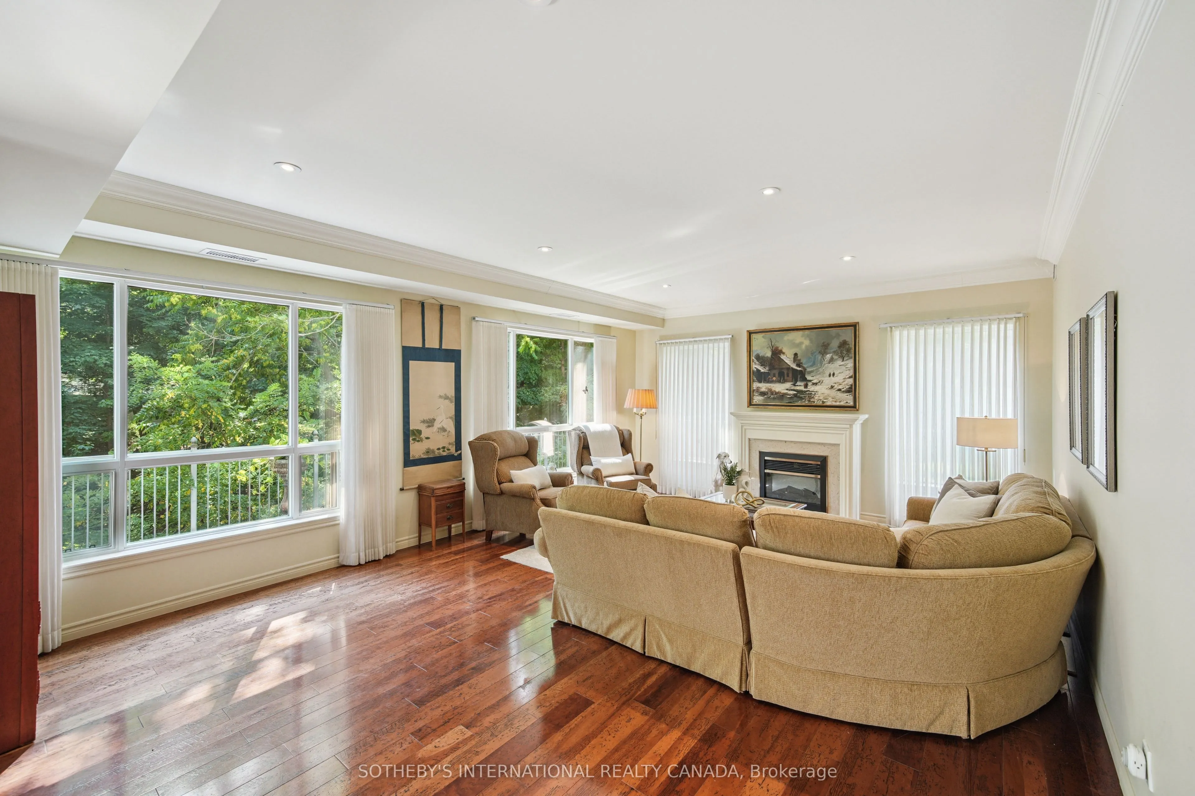 2000 Creekside Drive, #103